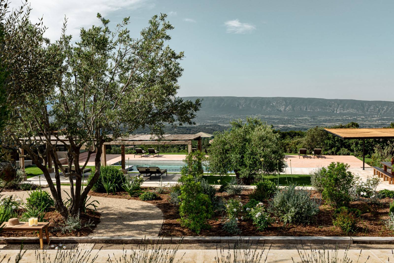 propriété d'exception avec vue panoramique sur le Luberon et la vallée    