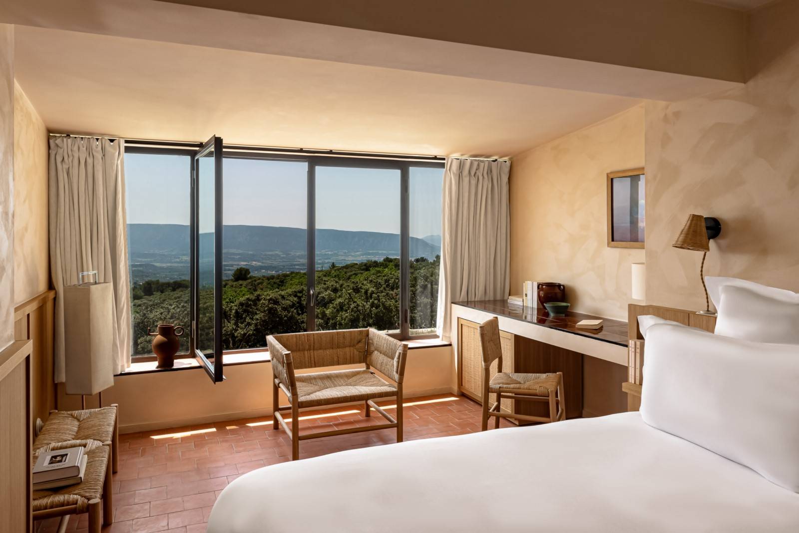 propriété d'exception avec vue panoramique sur le Luberon et la vallée    