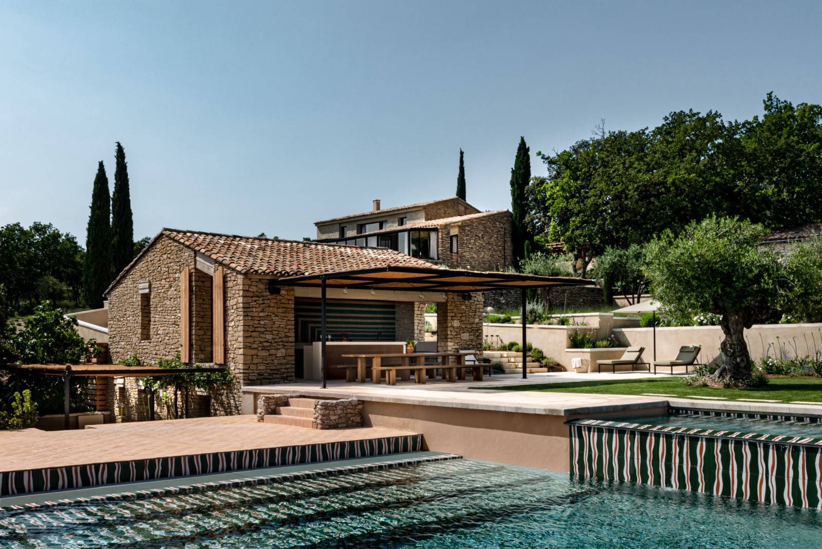propriété d'exception avec vue panoramique sur le Luberon et la vallée    