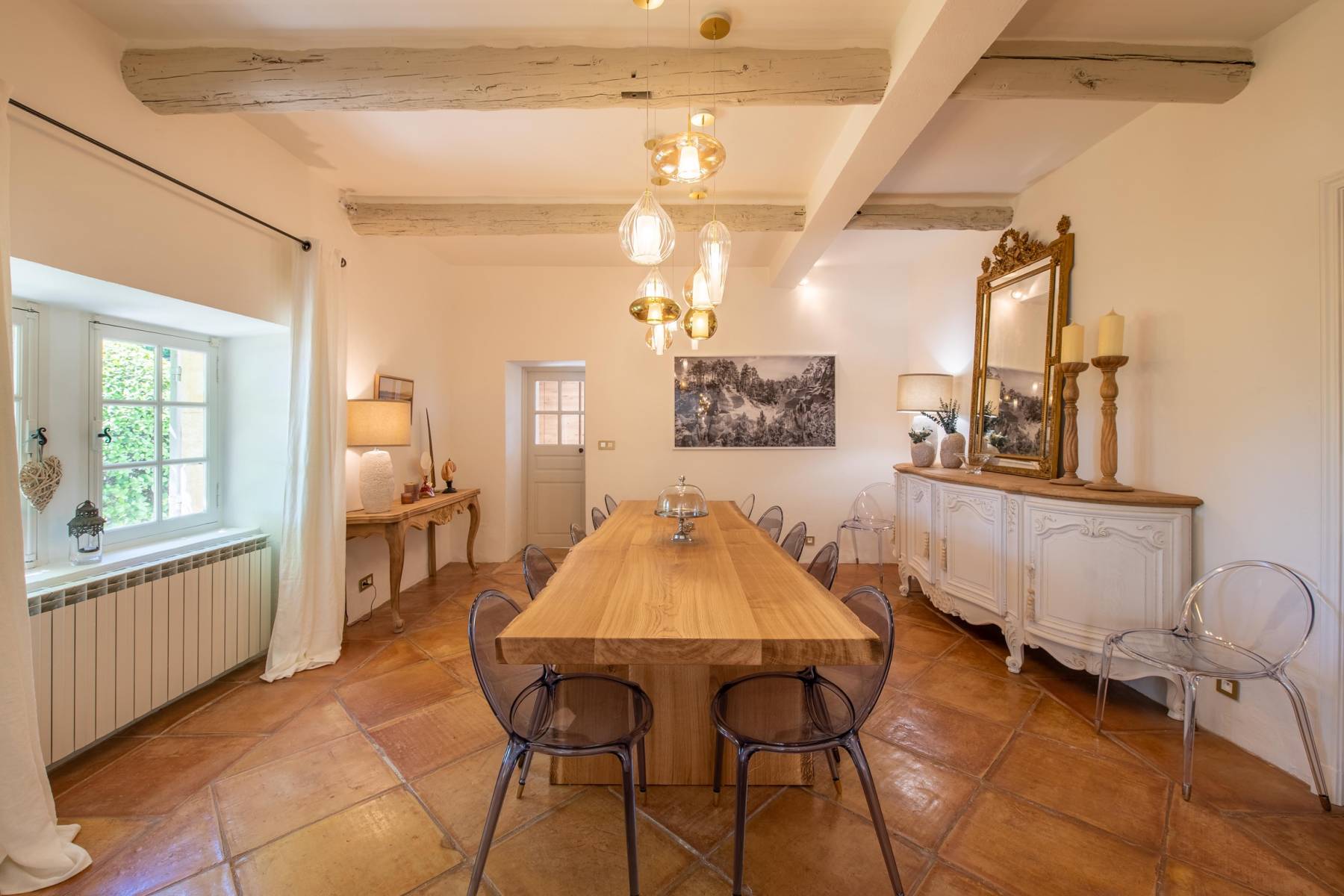 Location propriété au charme provençal traditionnel avec piscine et vue sur le Luberon   