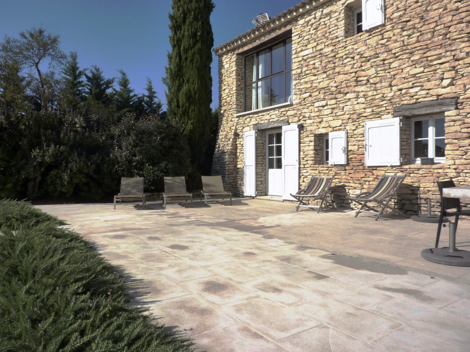l'agence Rosier à Gordes recommande les locations