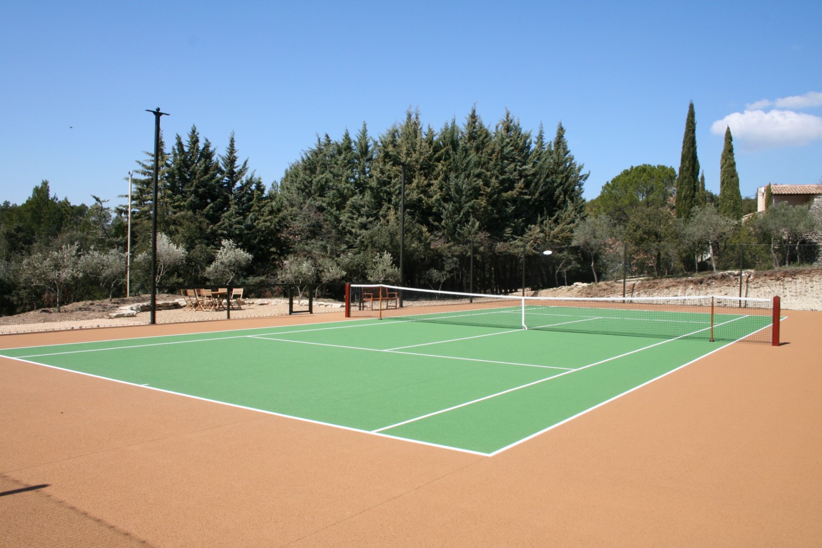 Tennis privé à Gordes pour cette maison à louer