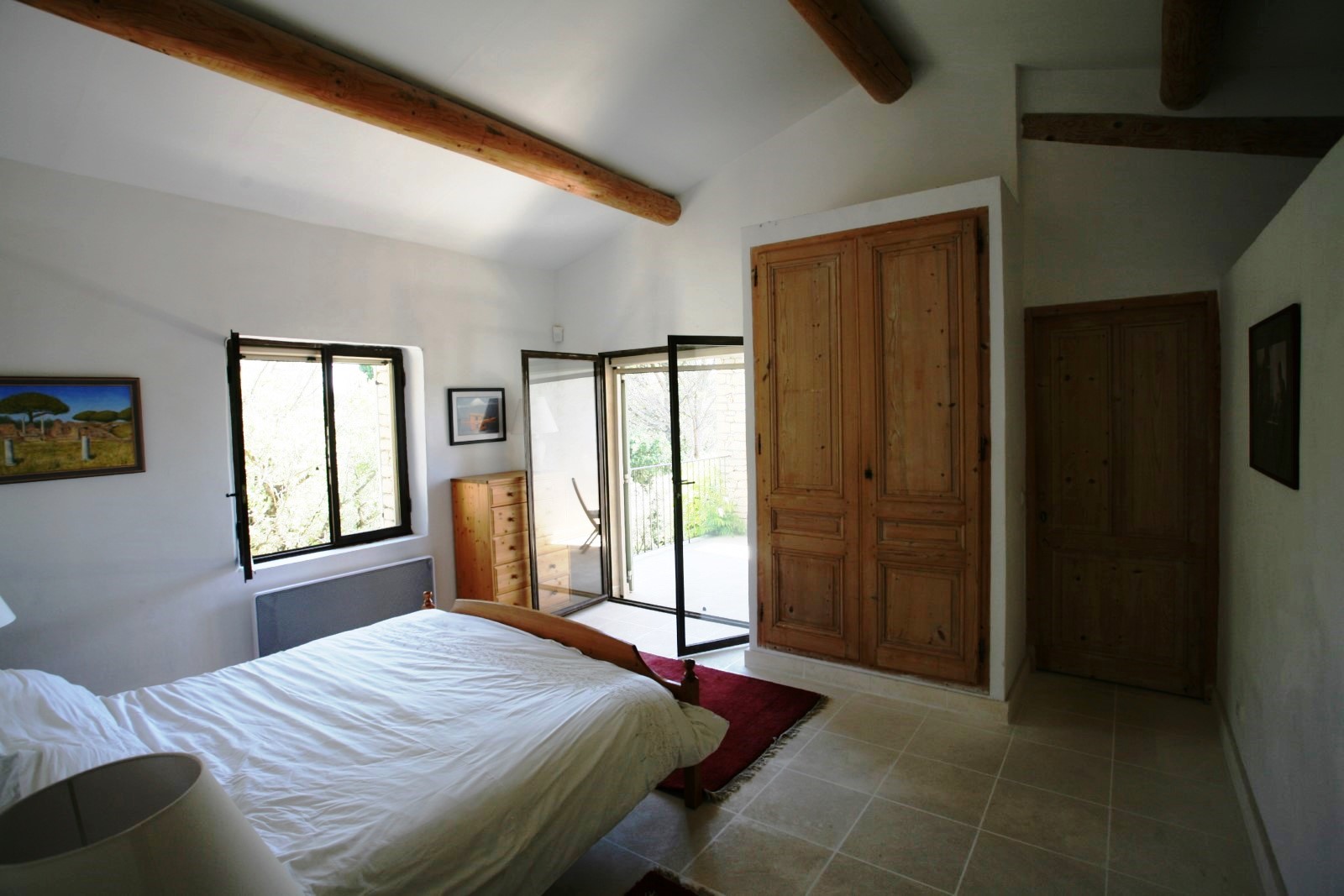 Chambre ouvrant sur terrasse
