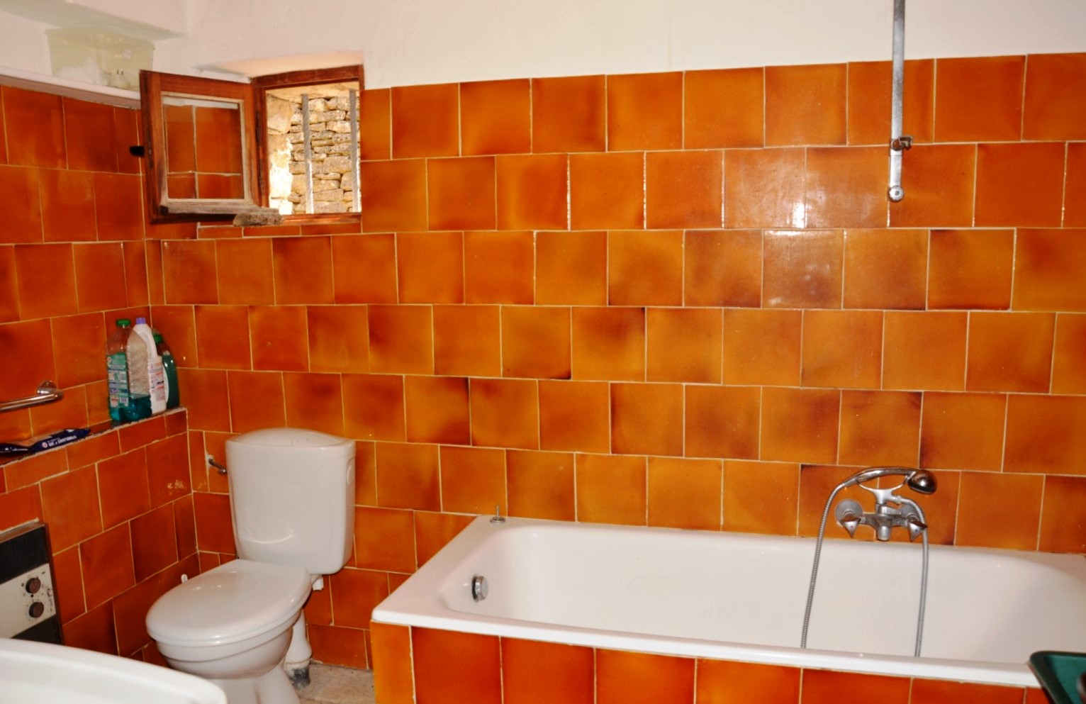 A louer à Gordes,  maison d'artistes  