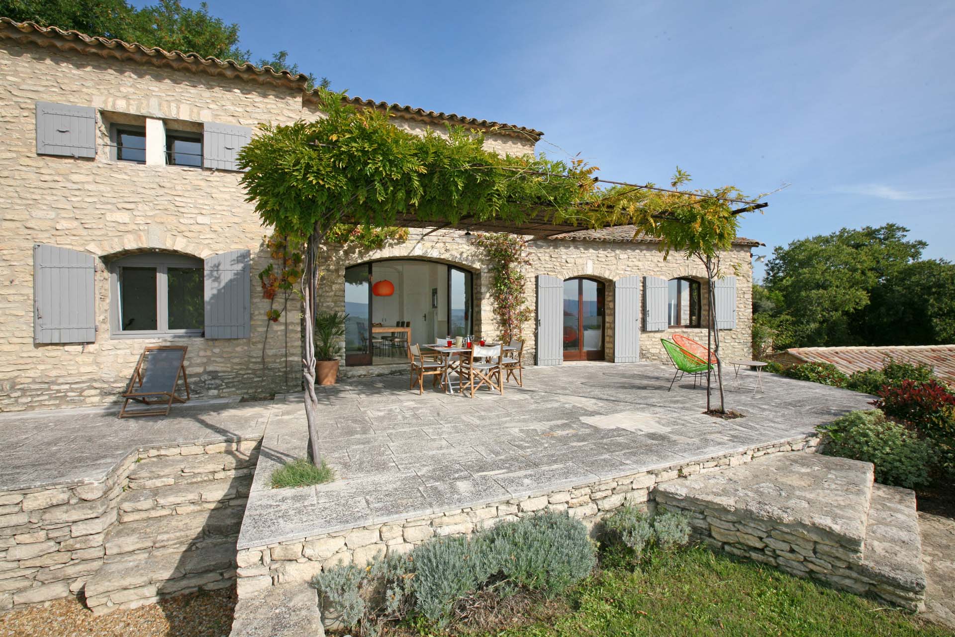 Gordes, incroyable maison de village, au calme