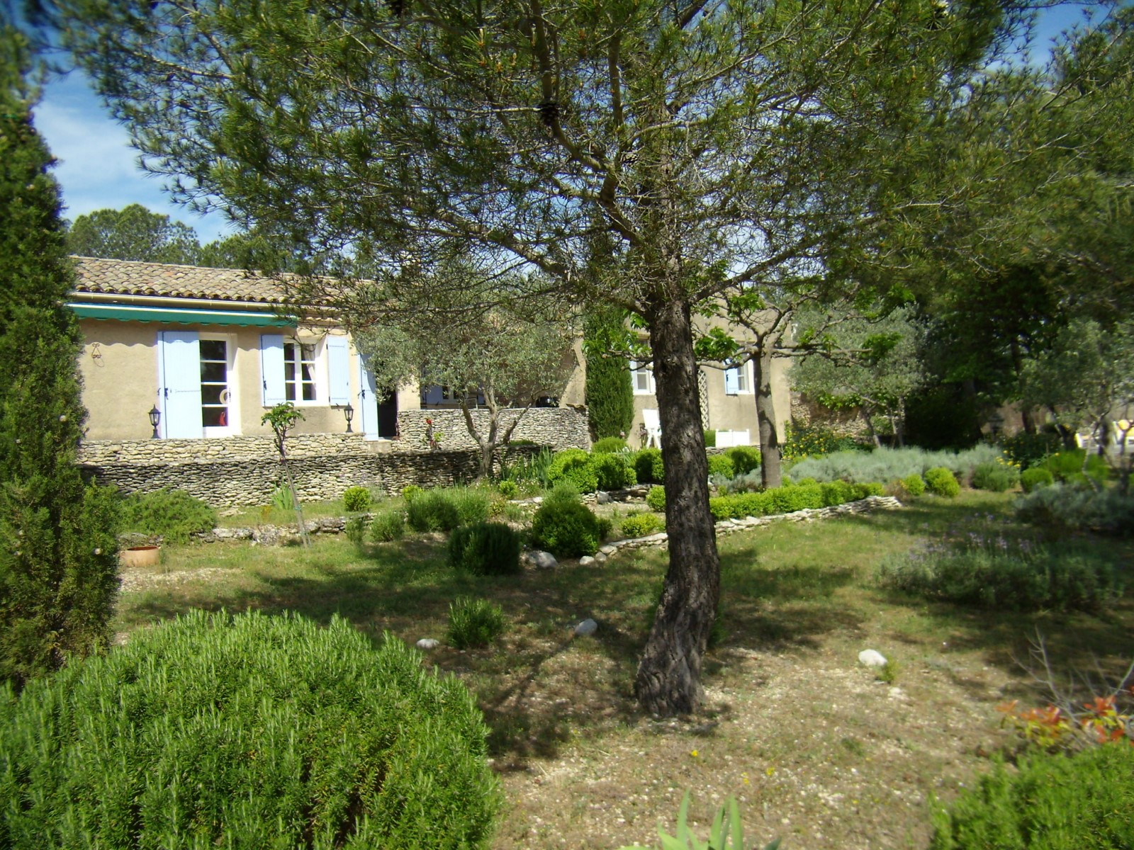 Location saisonnière en Luberon,   
