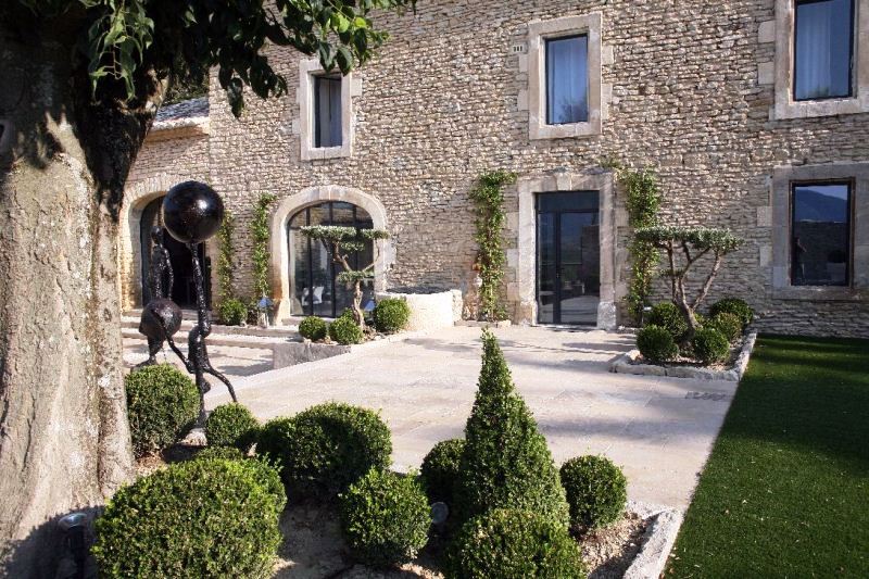 Luberon,    à louer superbe bastide rénovée