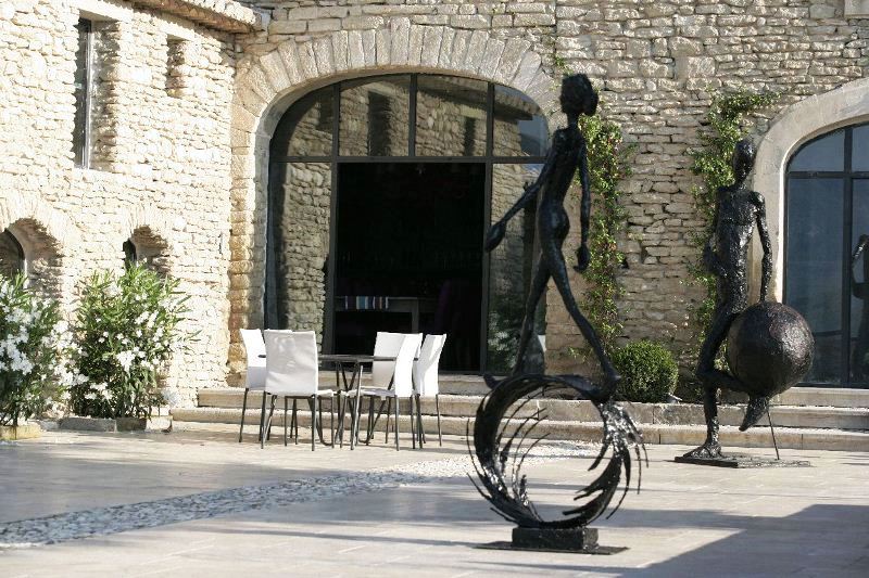 Luberon,    à louer superbe bastide rénovée