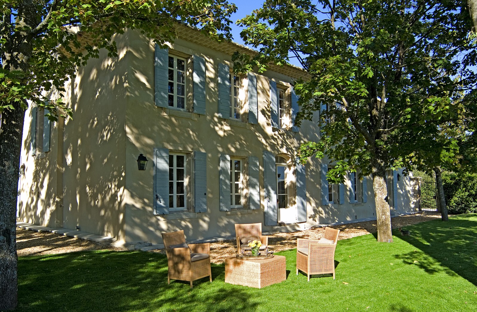 Aux abords de l'Isle sur la Sorgue