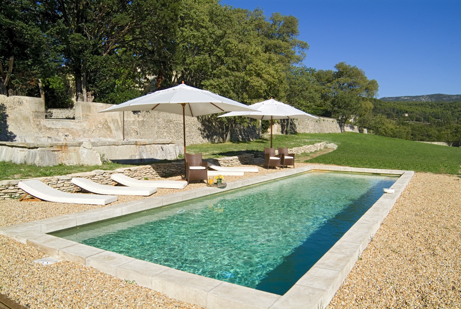 Location très belle propriété proche de l'Isle sur la Sorgue   