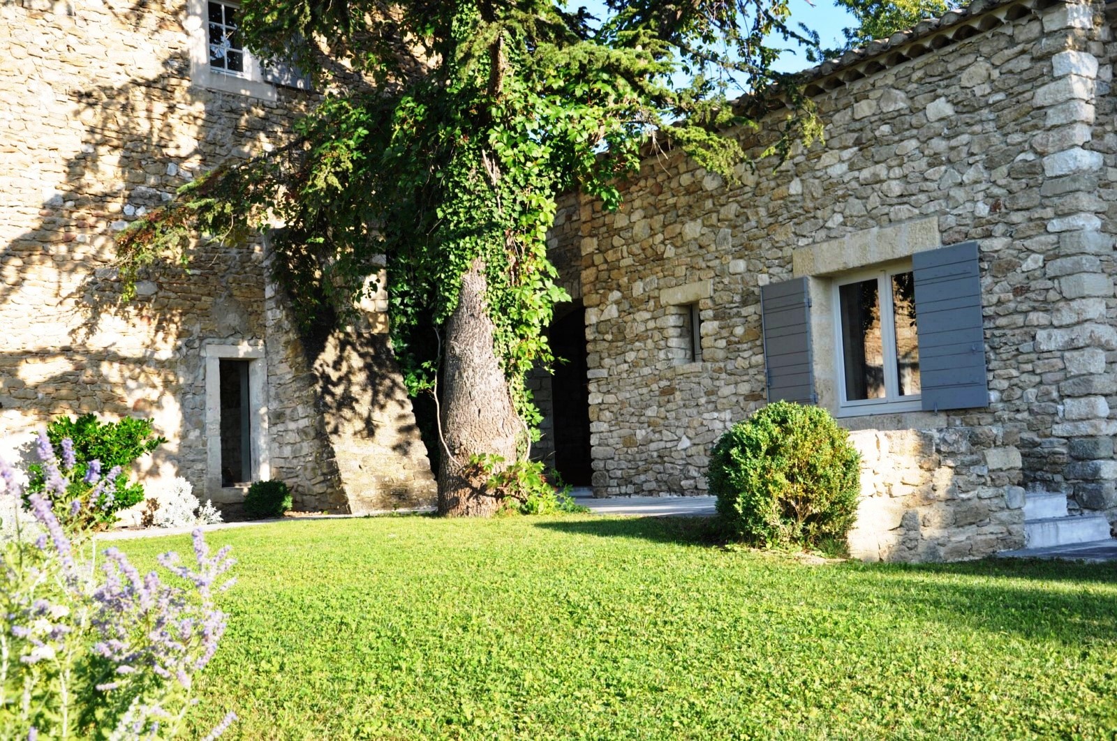 Belle restauration pour ce mas en Luberon