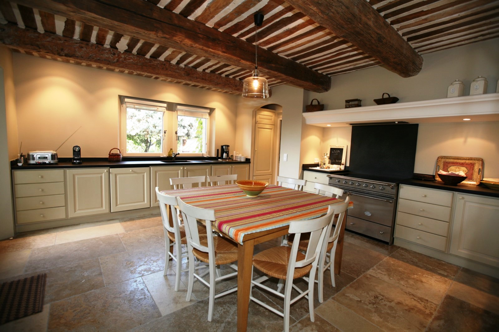 Cuisine à vivre pour mettre à l'honneur la cuisine Provençale