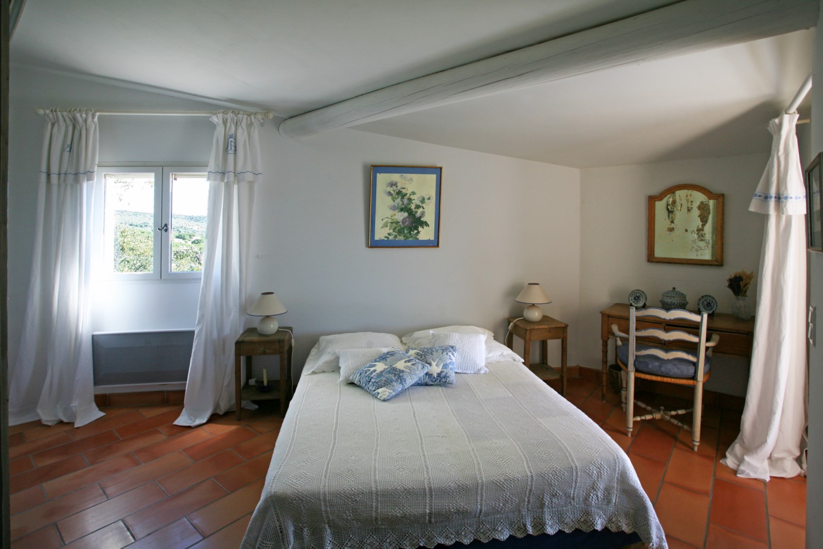 La chambre ouvrant sur le jardin
