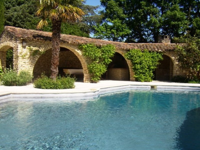 Piscine et pool house en Luberon