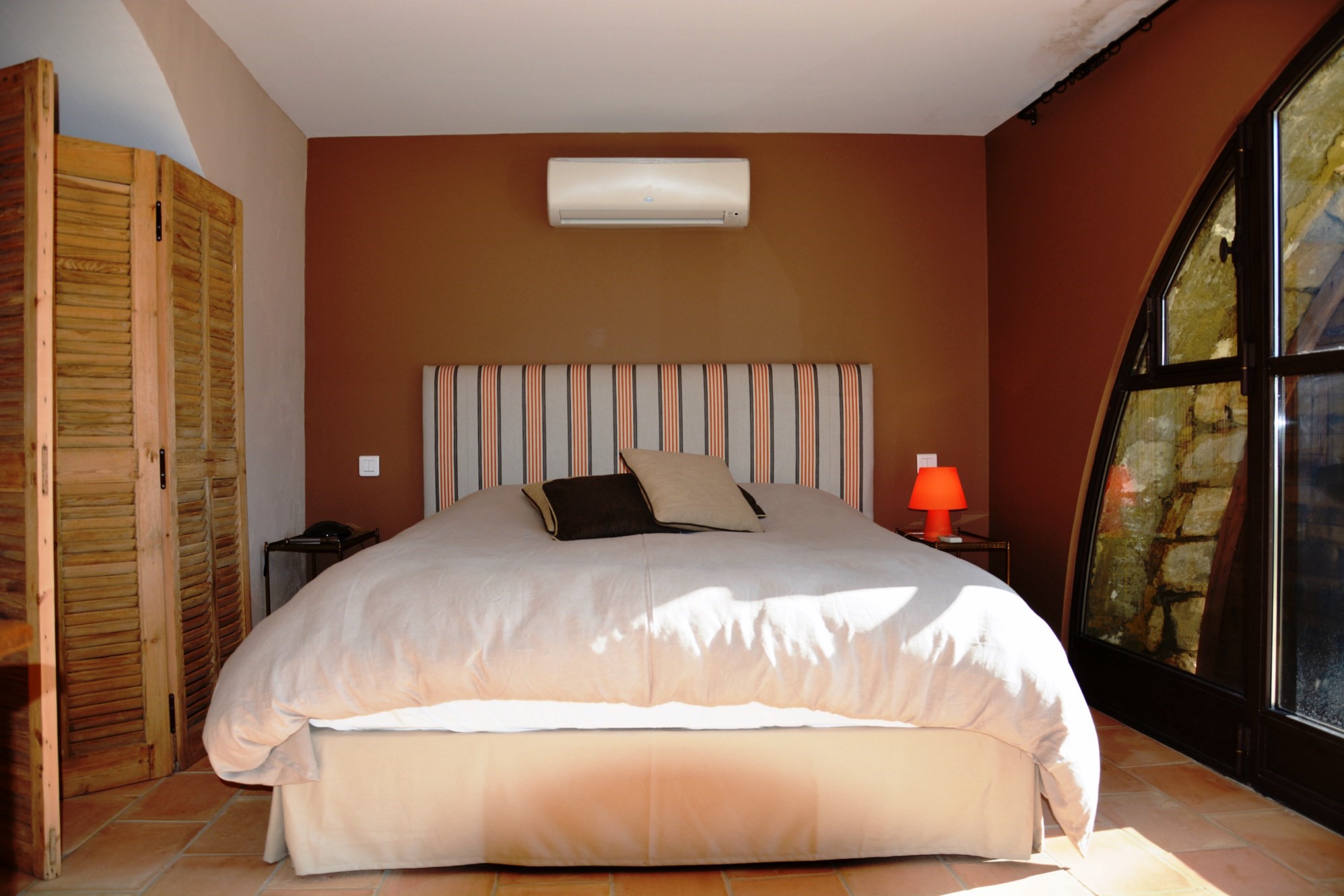 Location saisonnière en Luberon, confortable propriété,   