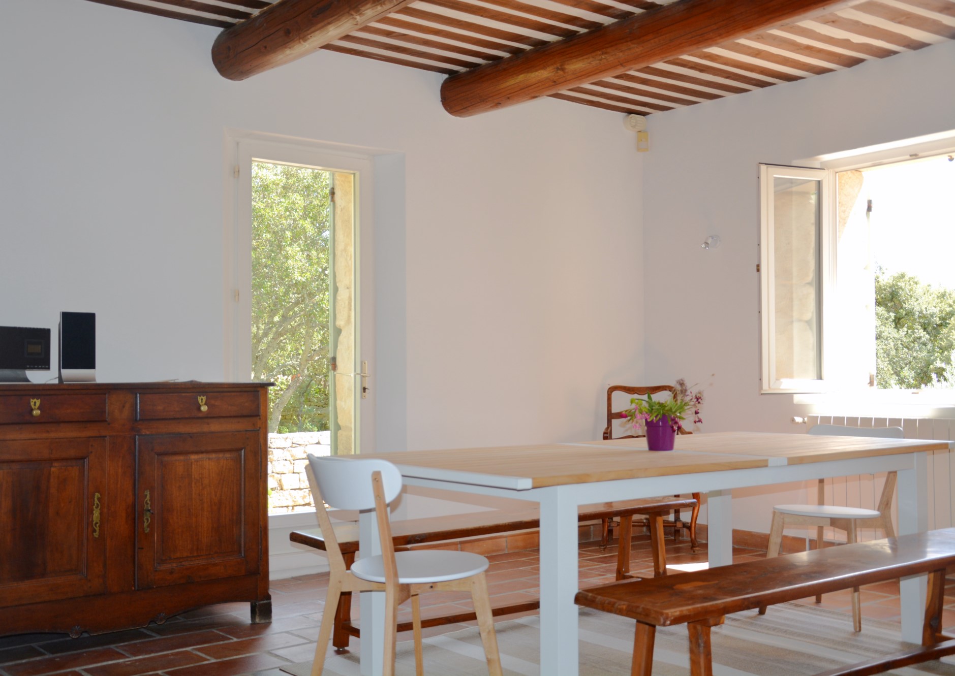 Proche d'un hameau de Gordes, charmante maison en pierres à louer    