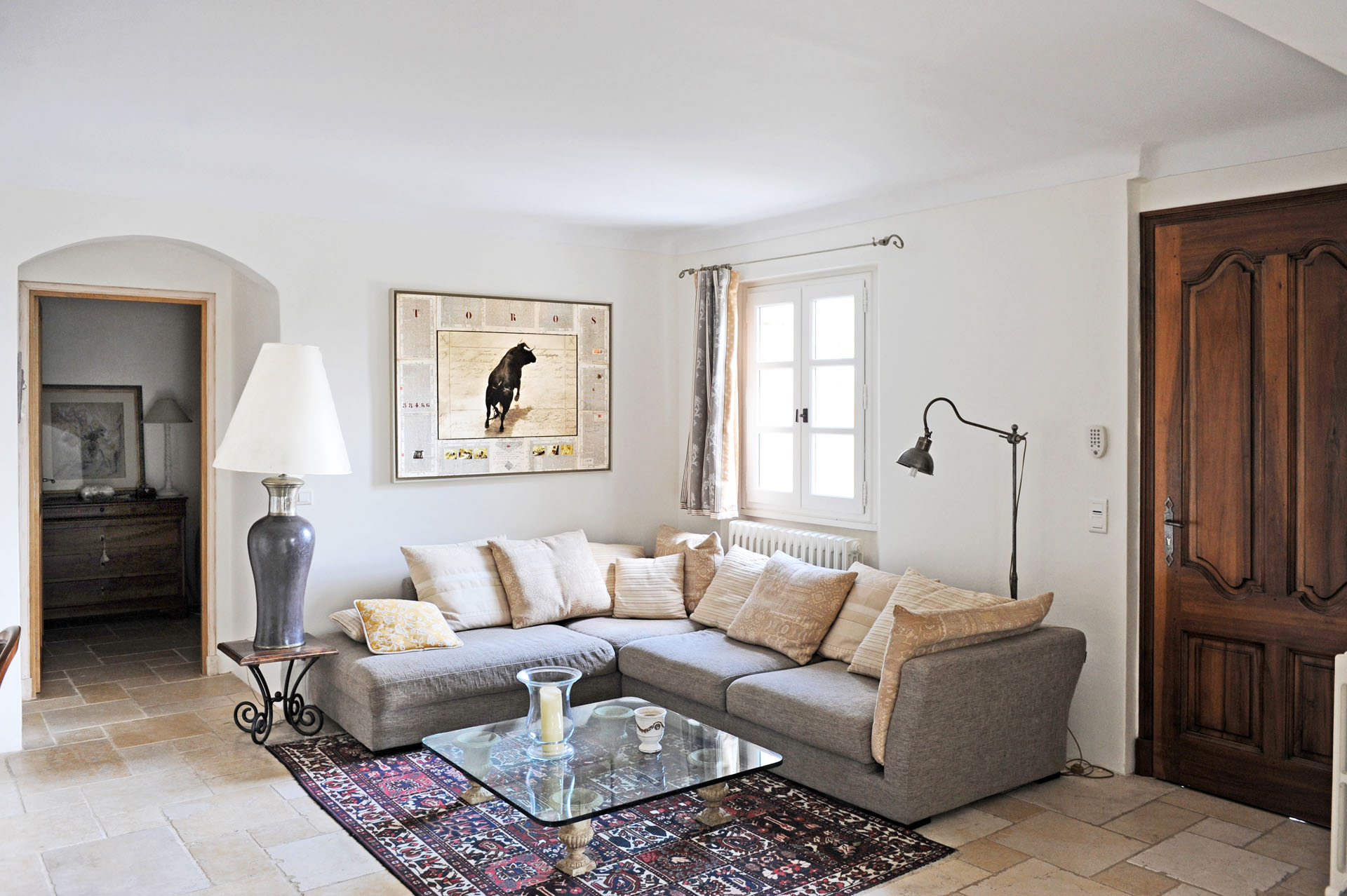 A louer à Gordes,  dans le village, confortable maison en pierres  