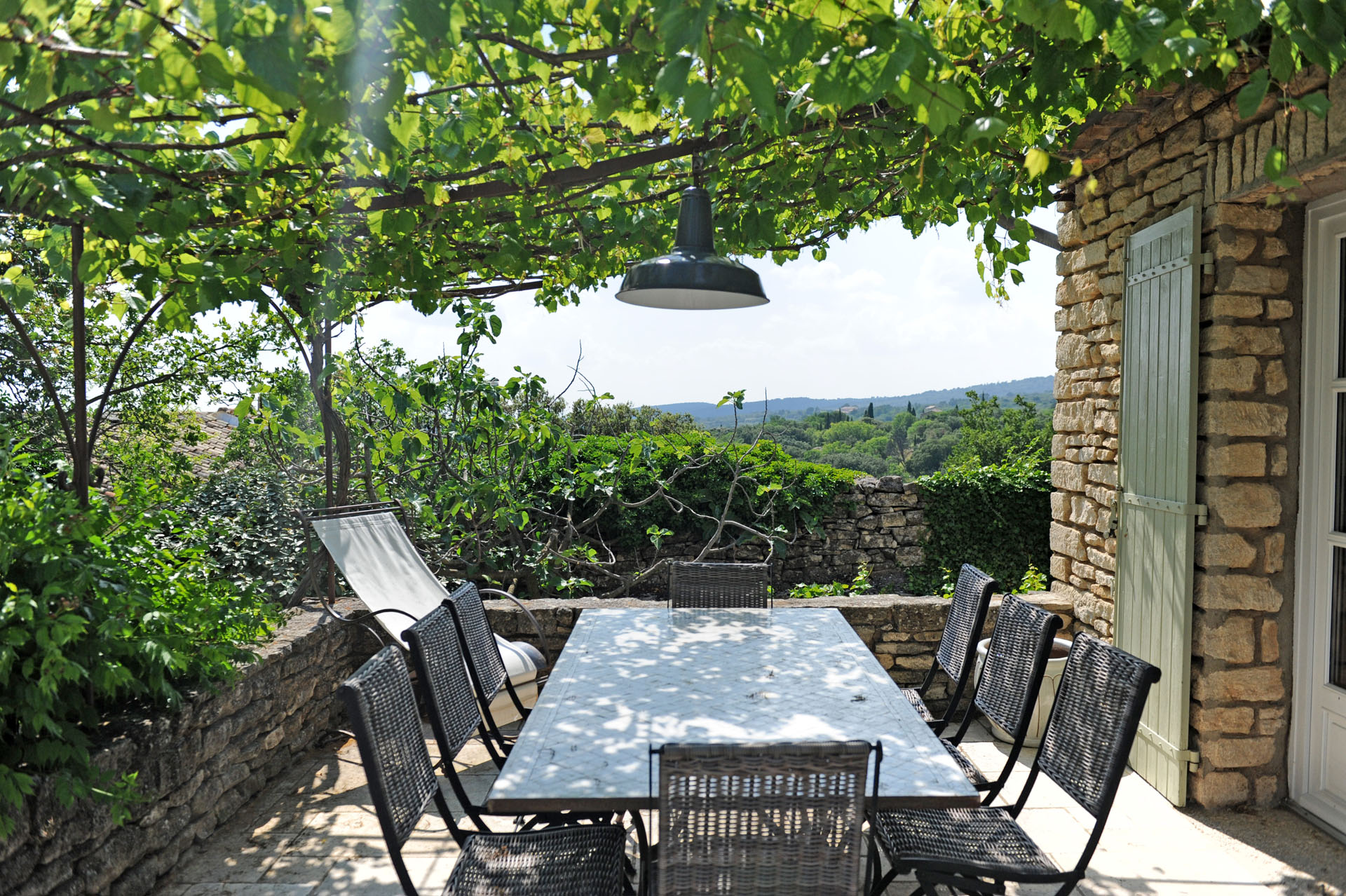 Terrasse de la maison en location à Gordes