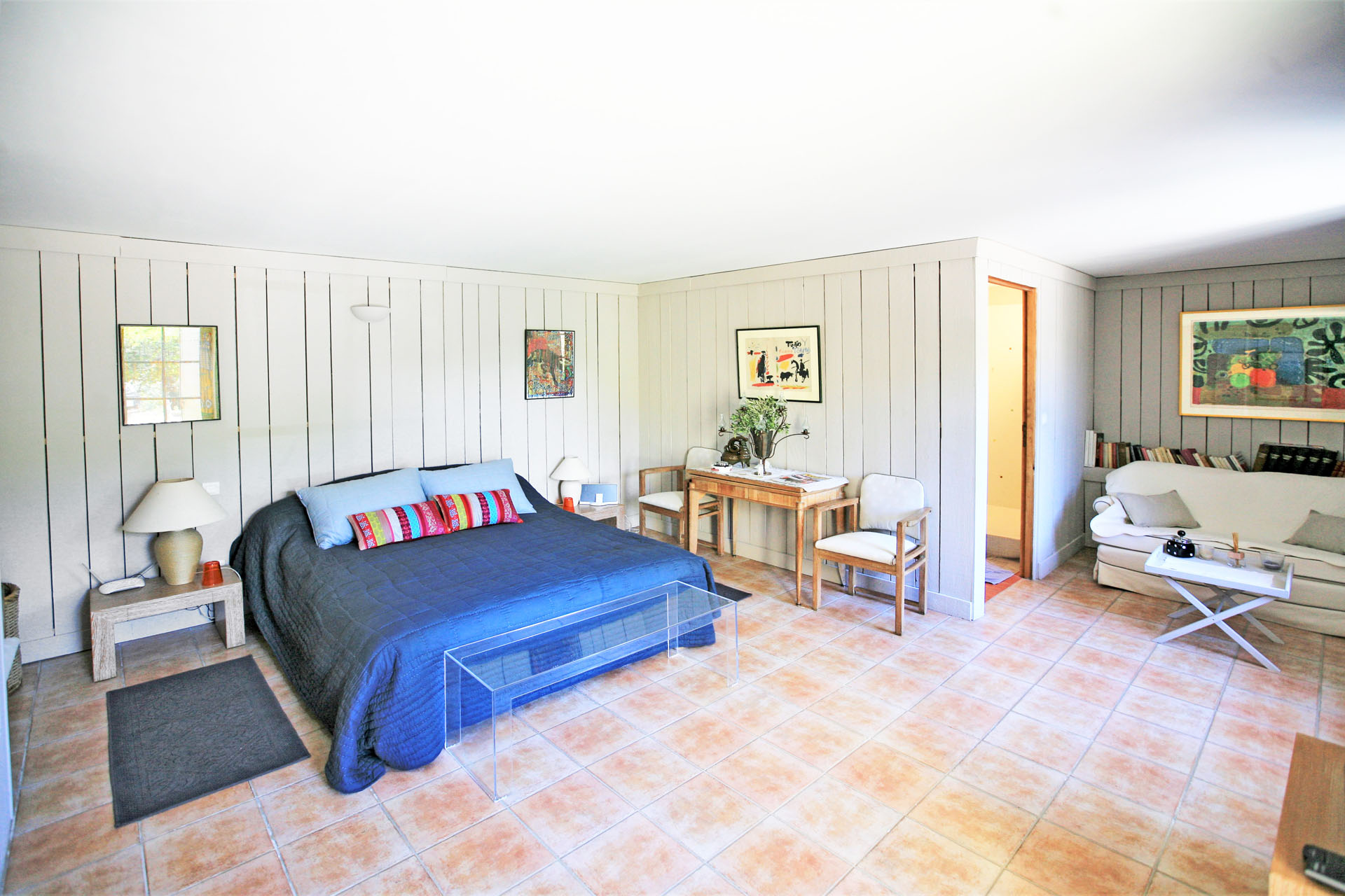 à Gordes, propriété de prestige avec dépendance, piscine et vue   