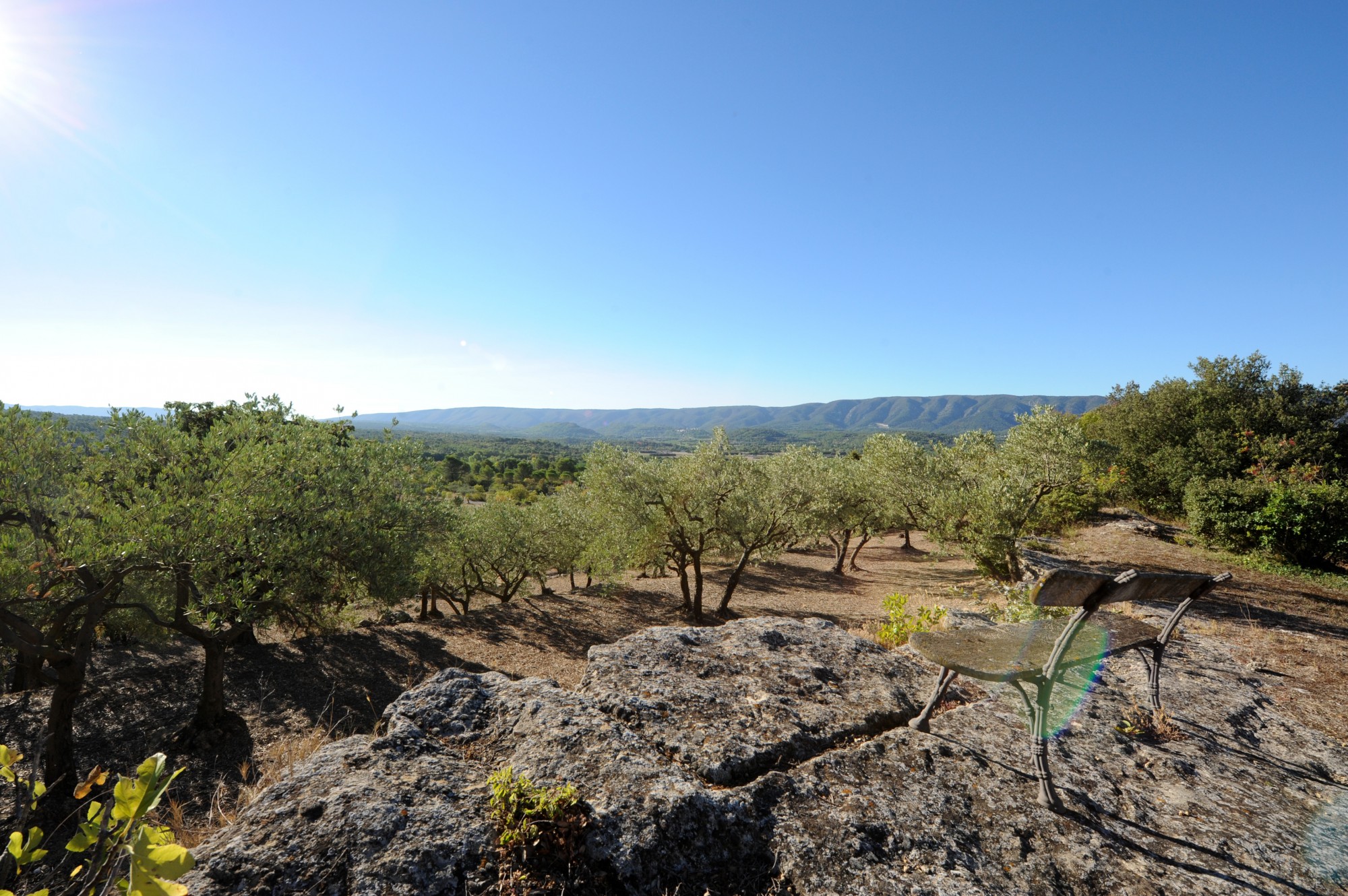 à Gordes, propriété de prestige avec dépendance, piscine et vue   