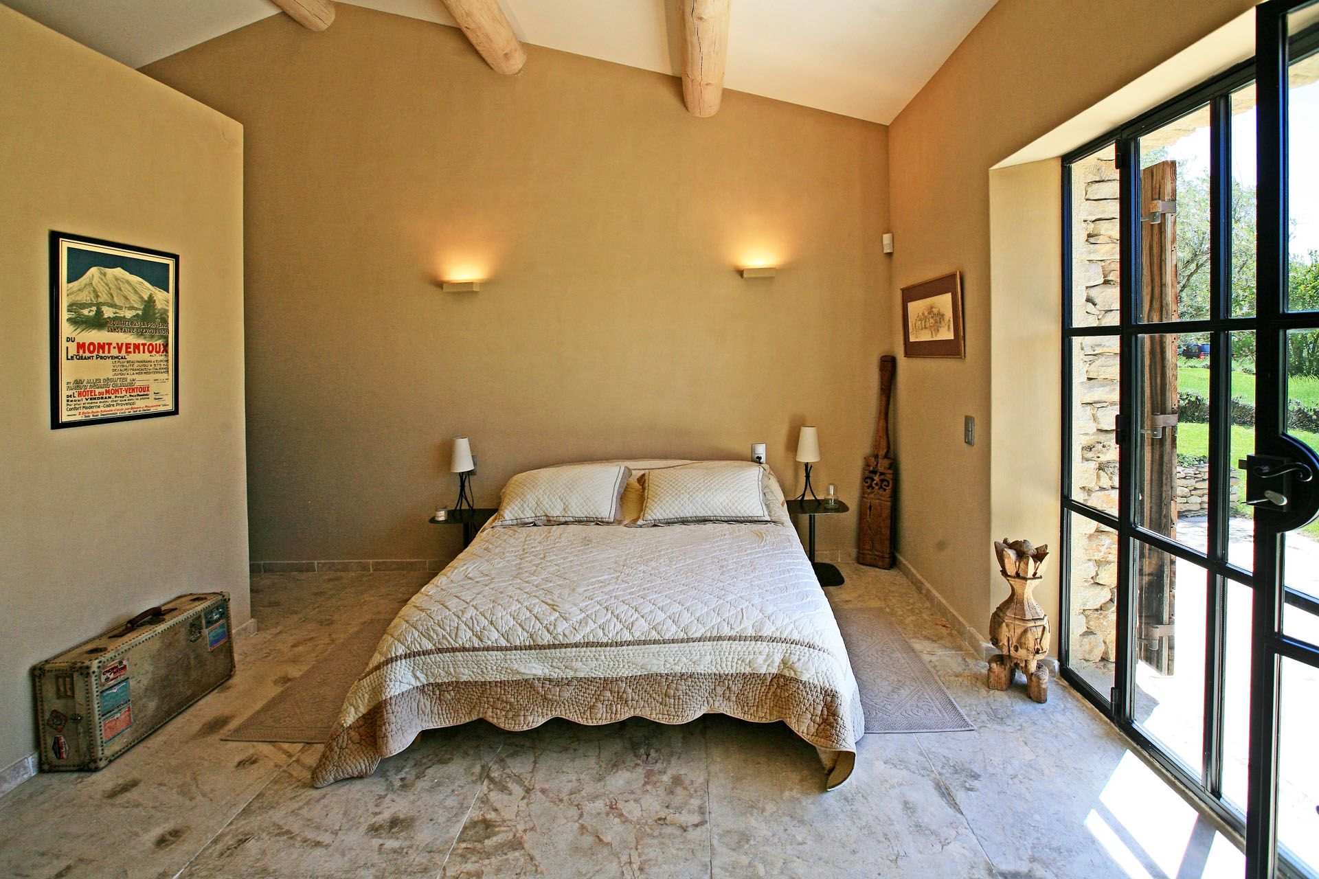 à Gordes, propriété de prestige avec dépendance, piscine et vue   