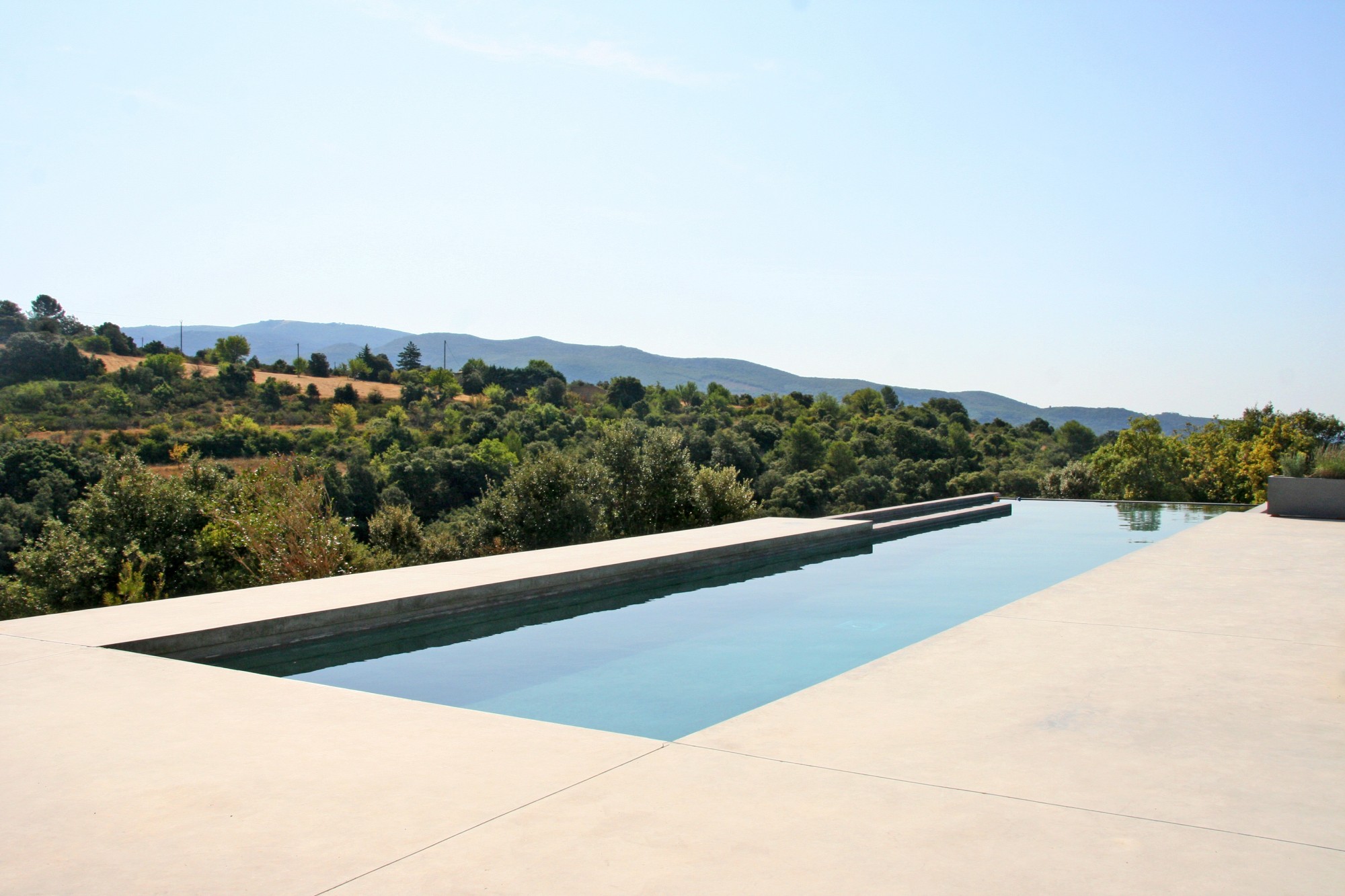 A louer maison d'architecte dans un site sauvage et authentique   