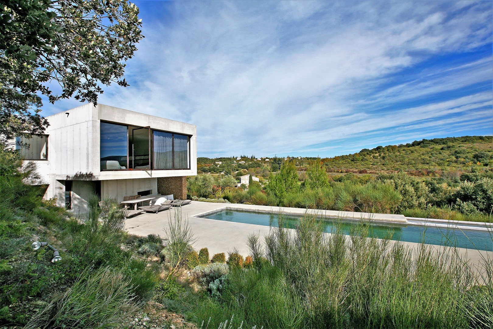 A louer maison d'architecte dans un site sauvage et authentique   