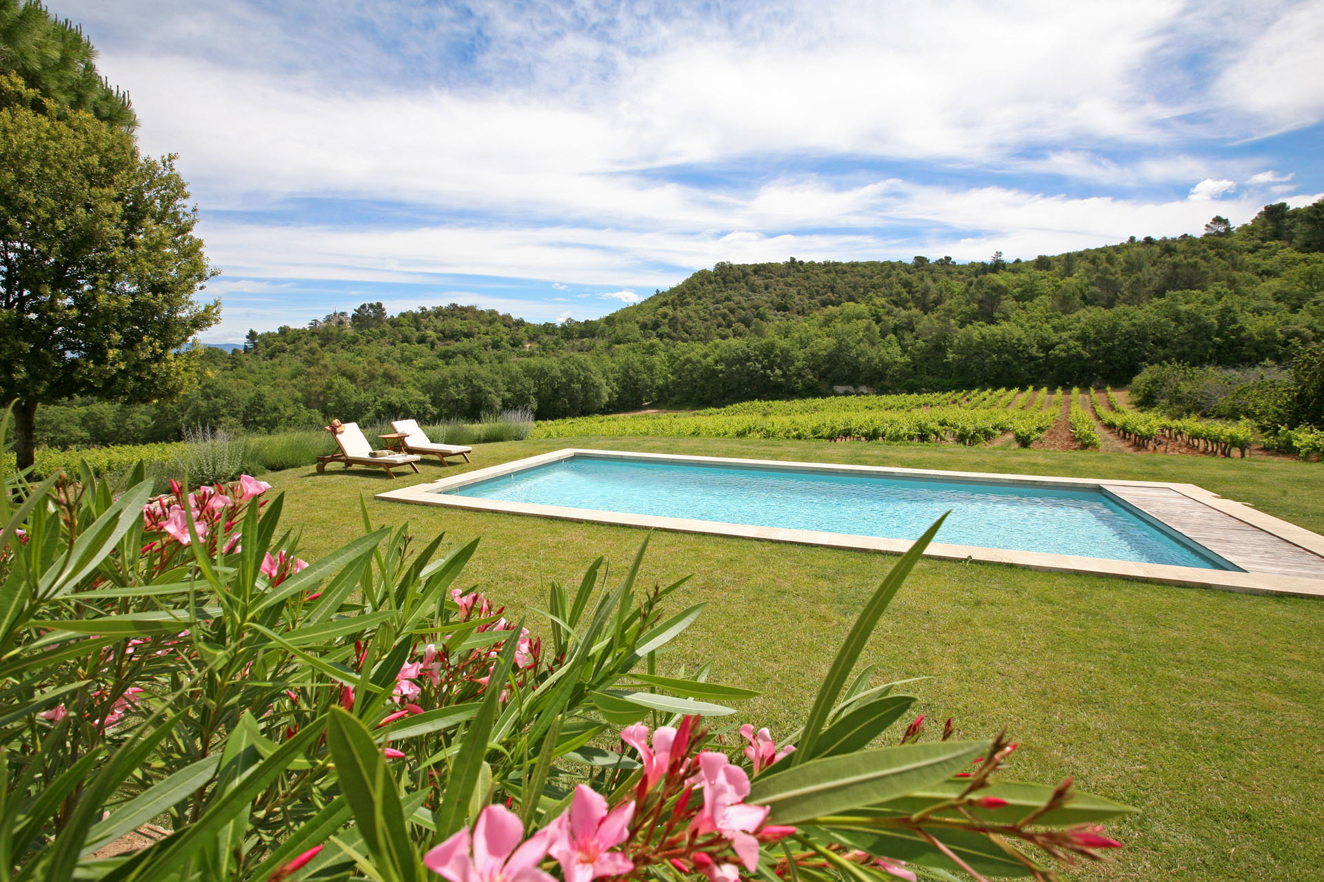 Piscine avec vue en Luberon