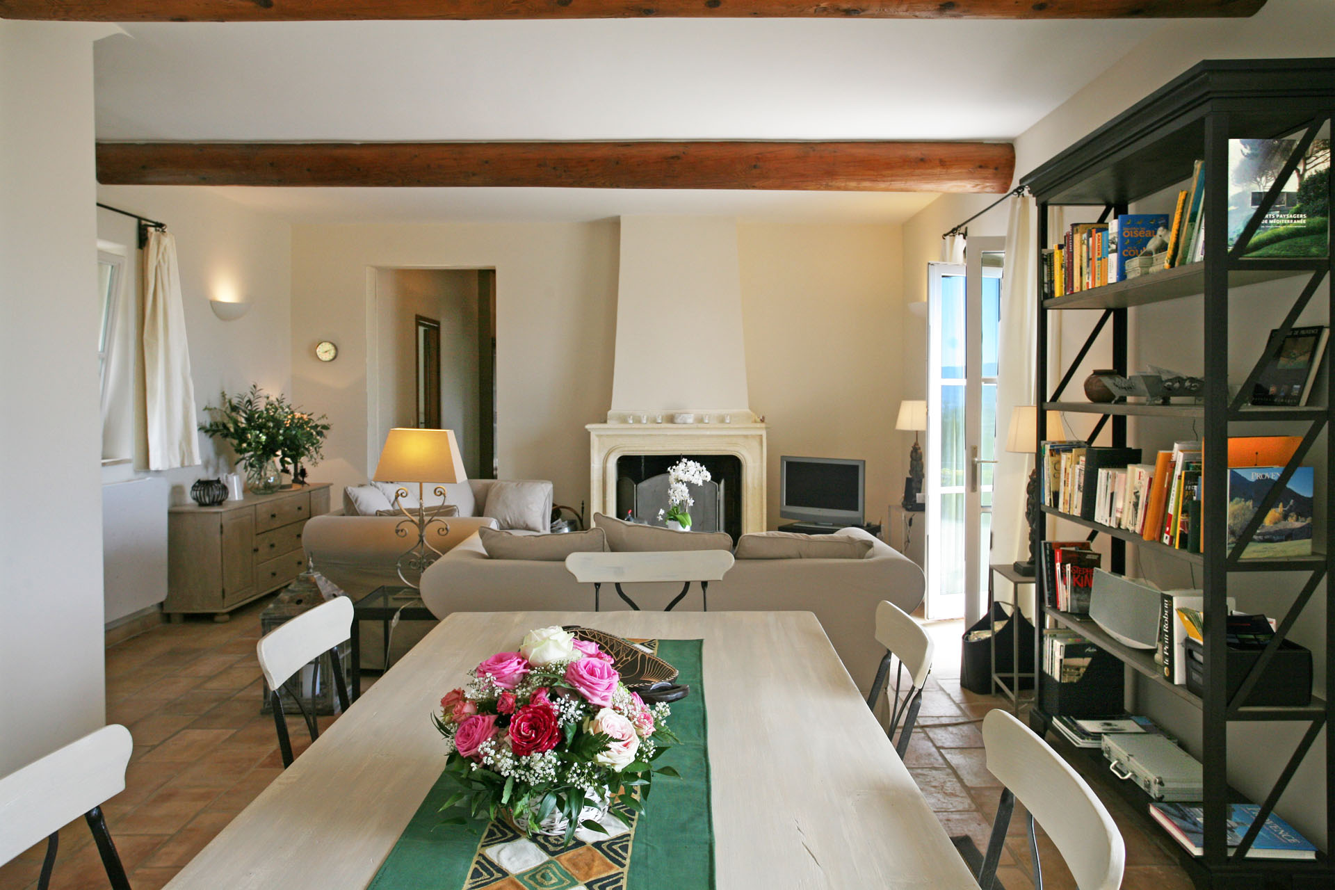 Maison de caractère en Luberon avec piscine chauffée et vue spectaculaire  