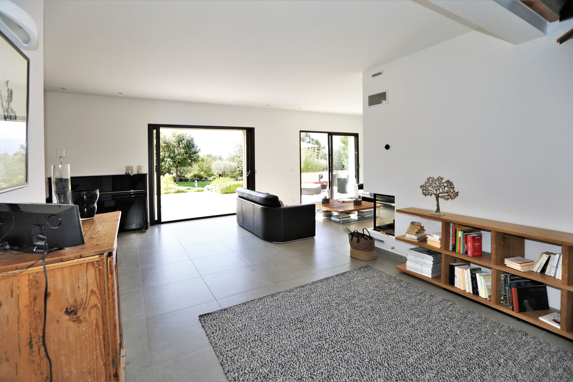 à Goult, maison d'architecte au milieu de la verdure    