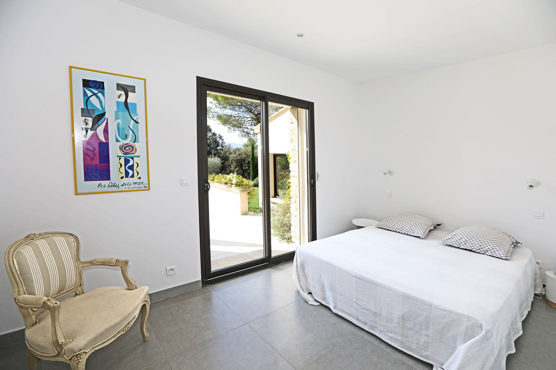 à Goult, maison d'architecte au milieu de la verdure    