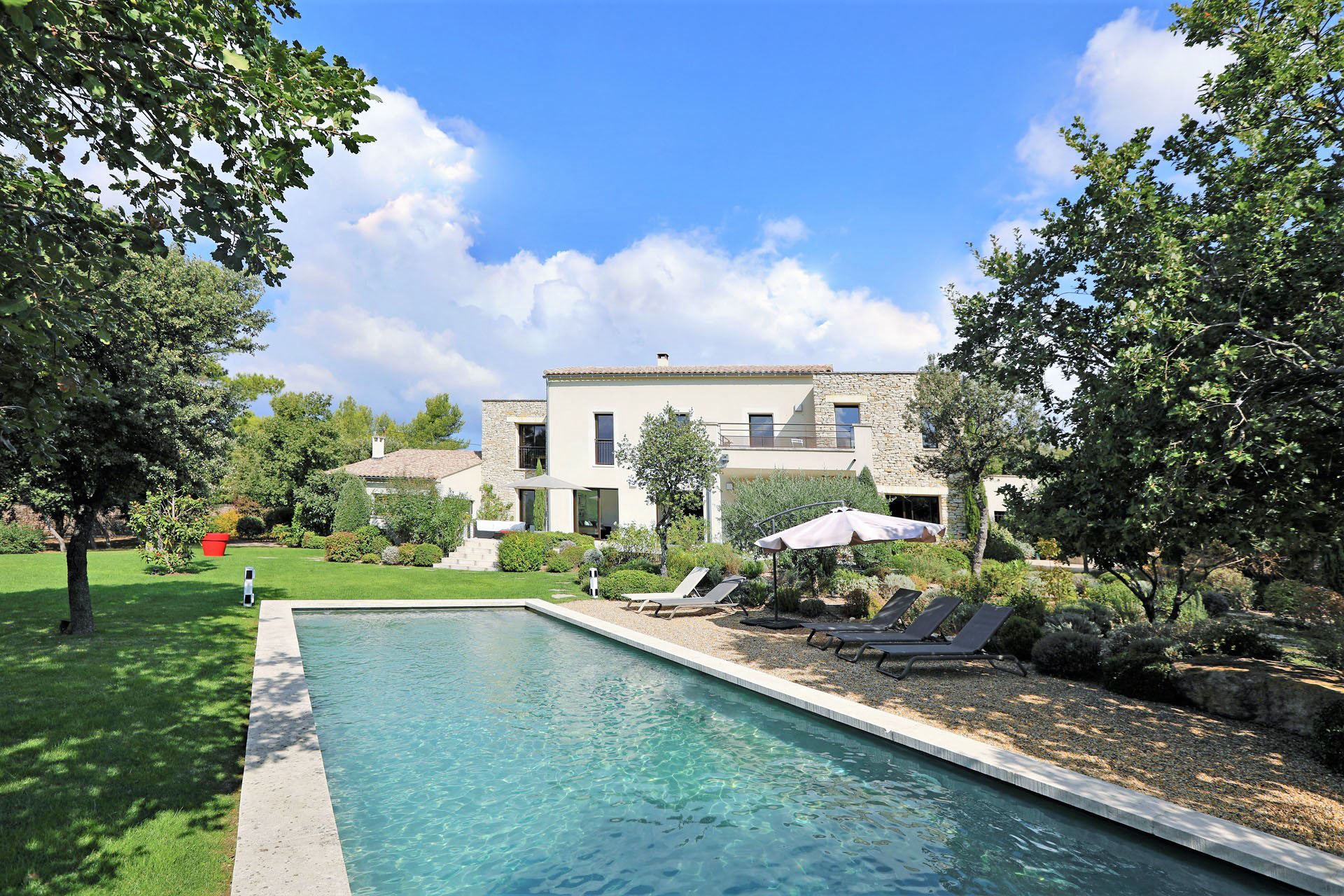Maison à louer avec piscine en Luberon