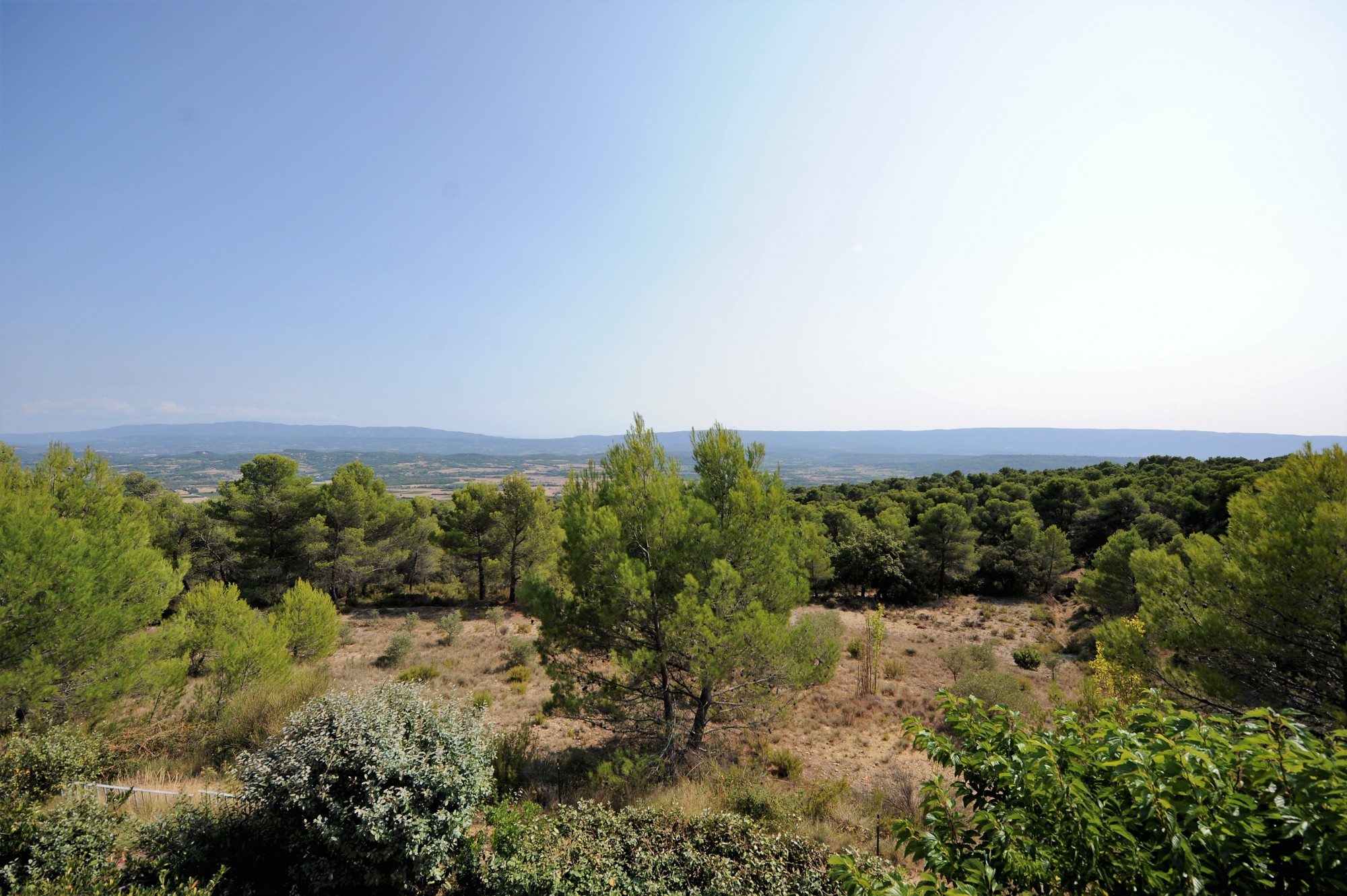 En position dominante, maison en pierres avec piscine et vues   