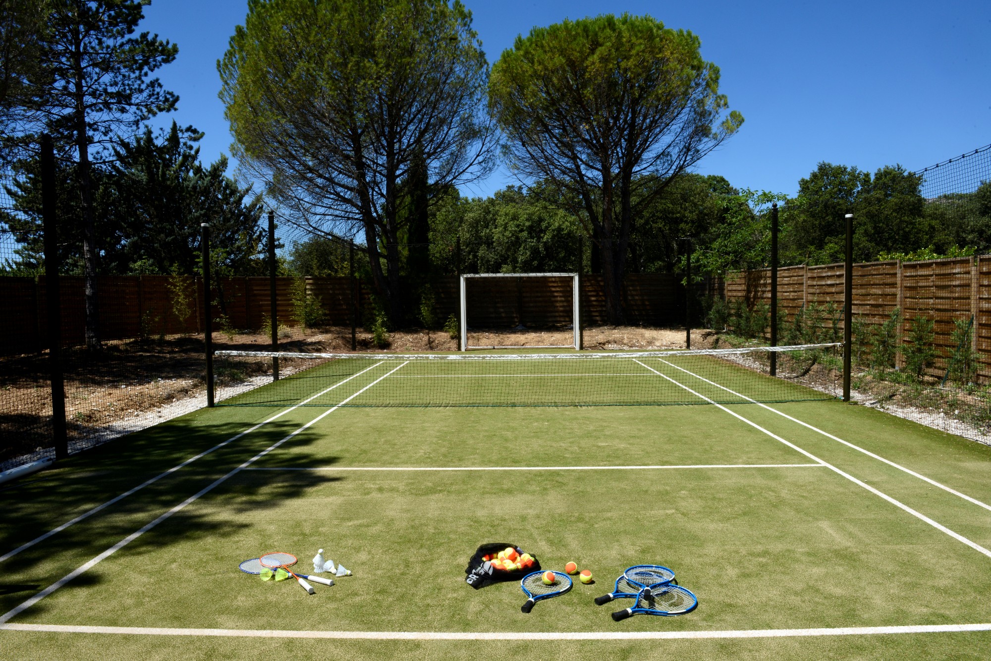 Gordes - Propriété d'exception aux prestations haut de gamme et avec tennis   