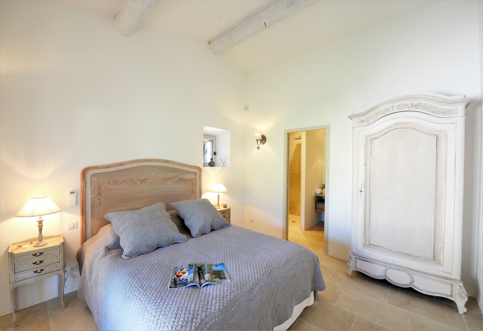 Gordes - Propriété d'exception aux prestations haut de gamme et avec tennis   