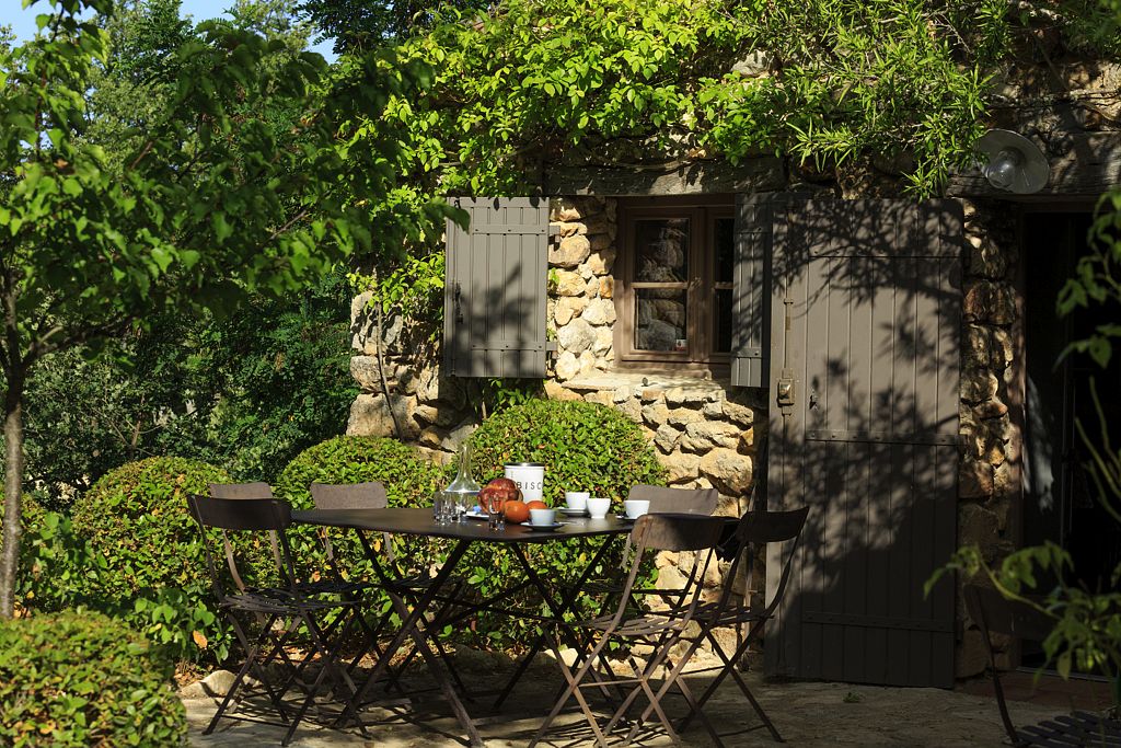Superbe mas provençal au calme, en Luberon   