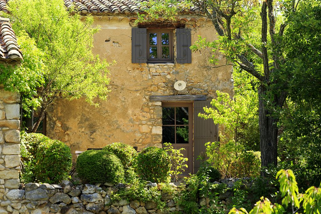 Superbe mas provençal au calme, en Luberon   