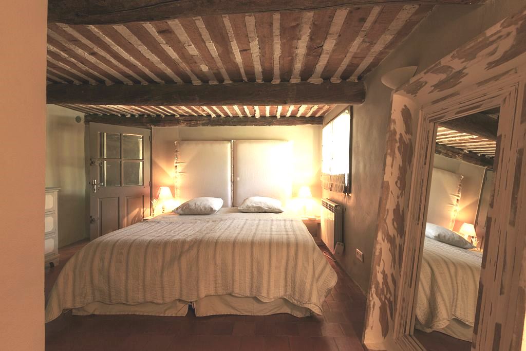 Superbe mas provençal au calme, en Luberon   
