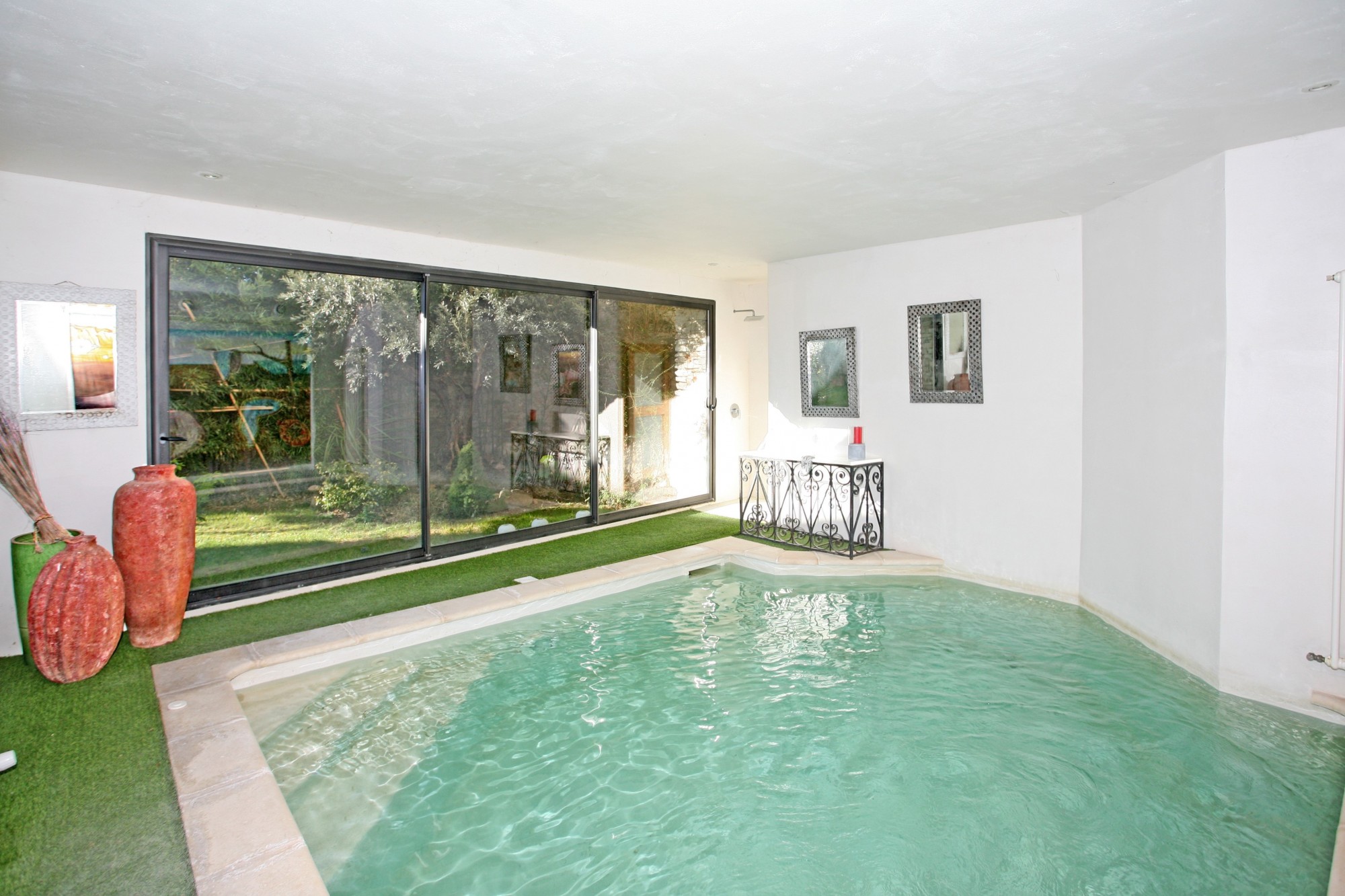 A louer,   bel hôtel particulier du XVIIème à l'Isle sur la Sorgue  