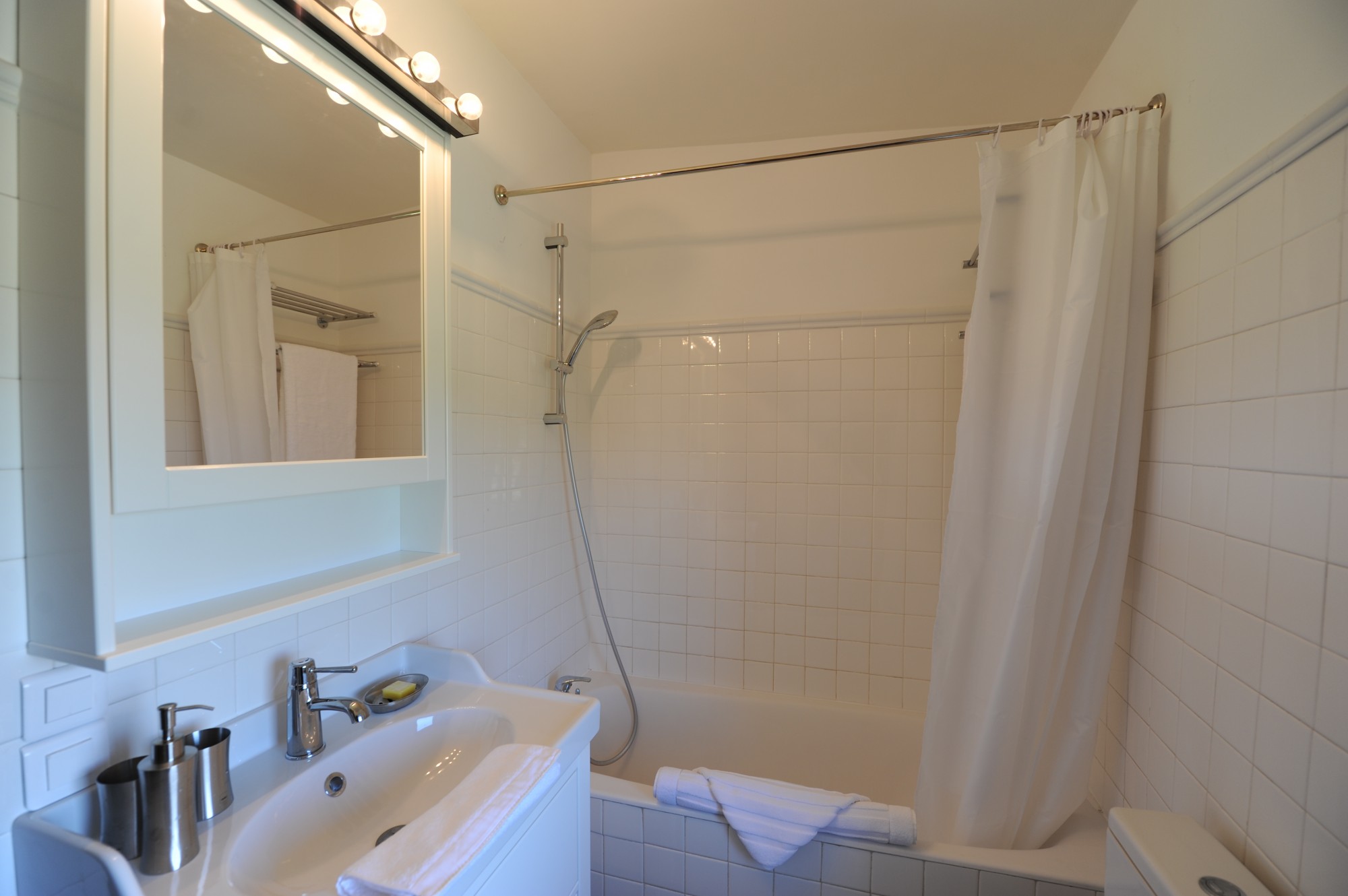 A louer à Gordes,    Appartement dans la village