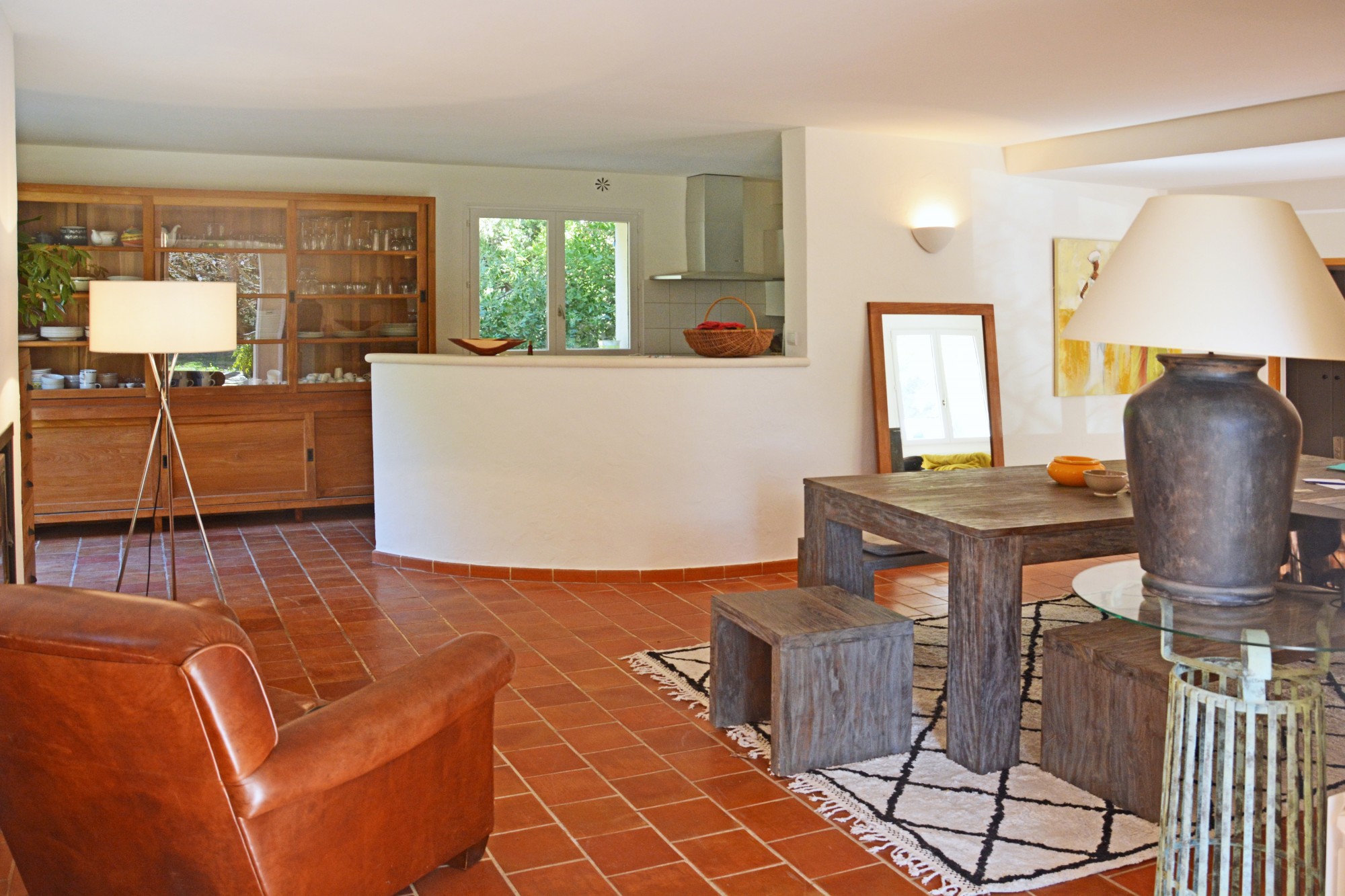 Proche de Pernes-les-Fontaines, le Mont-Ventoux en arrière-plan, maison 7 chambres   