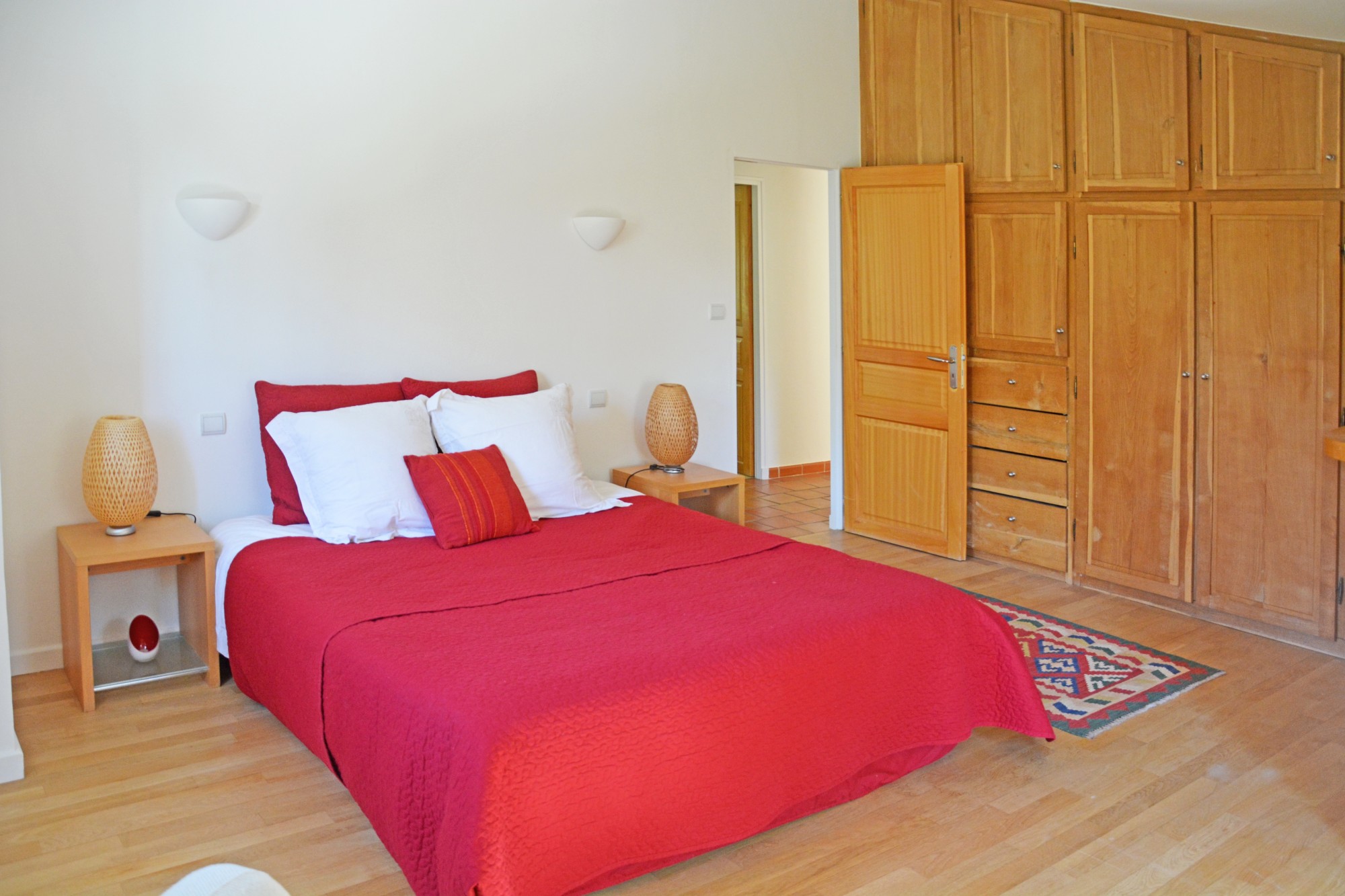 Proche de Pernes-les-Fontaines, le Mont-Ventoux en arrière-plan, maison 7 chambres   