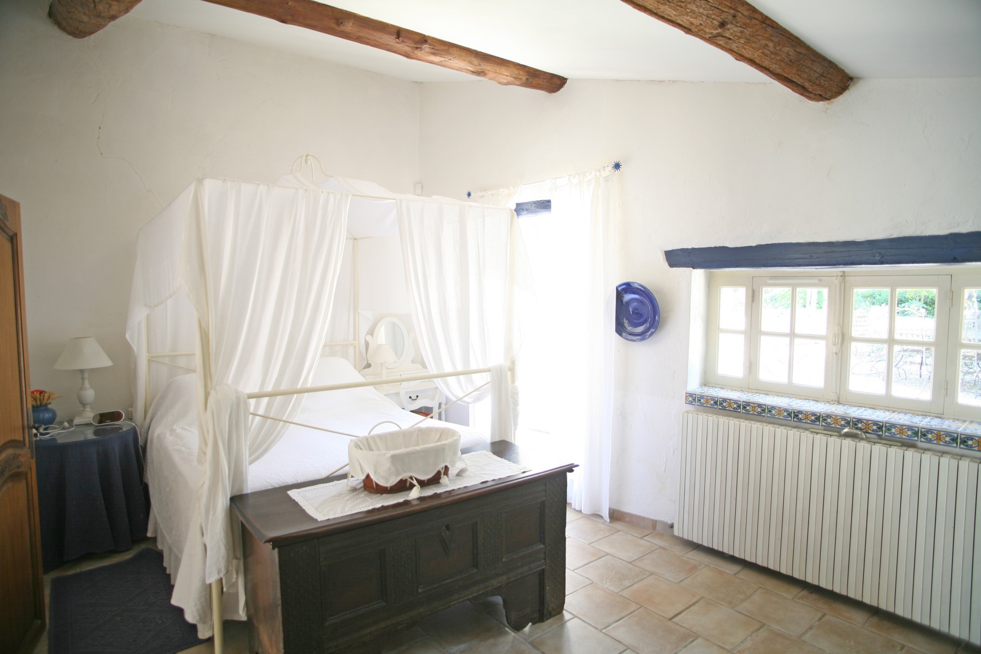 Luberon, Mas du XXVIIIème siècle près de Ménerbes   