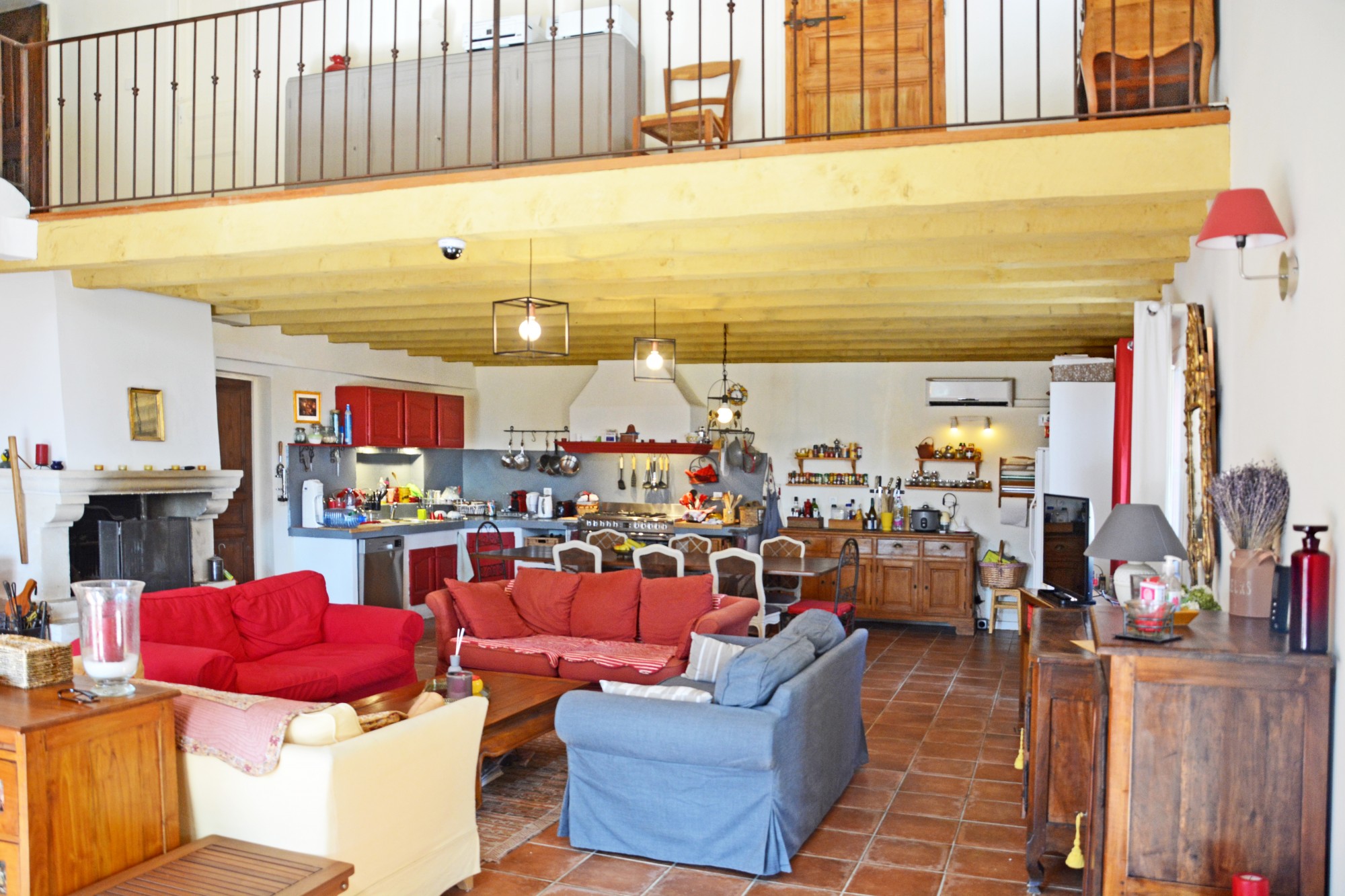 Apt, maison de campagne, vue imprenable sur le Luberon   
