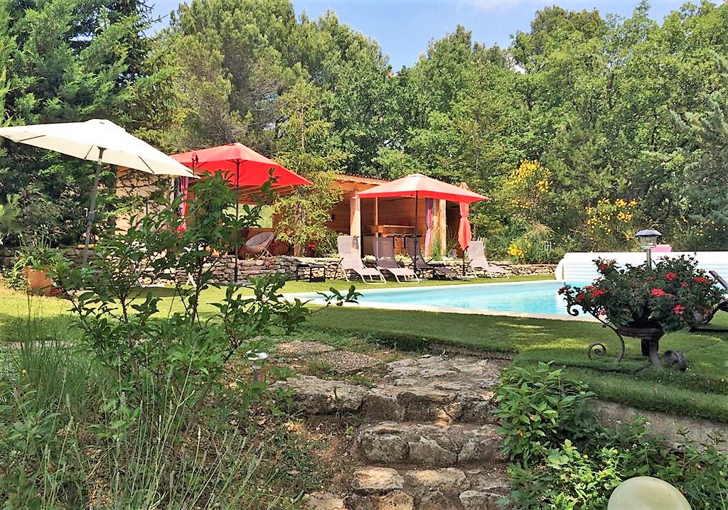 Apt, maison de campagne, vue imprenable sur le Luberon   