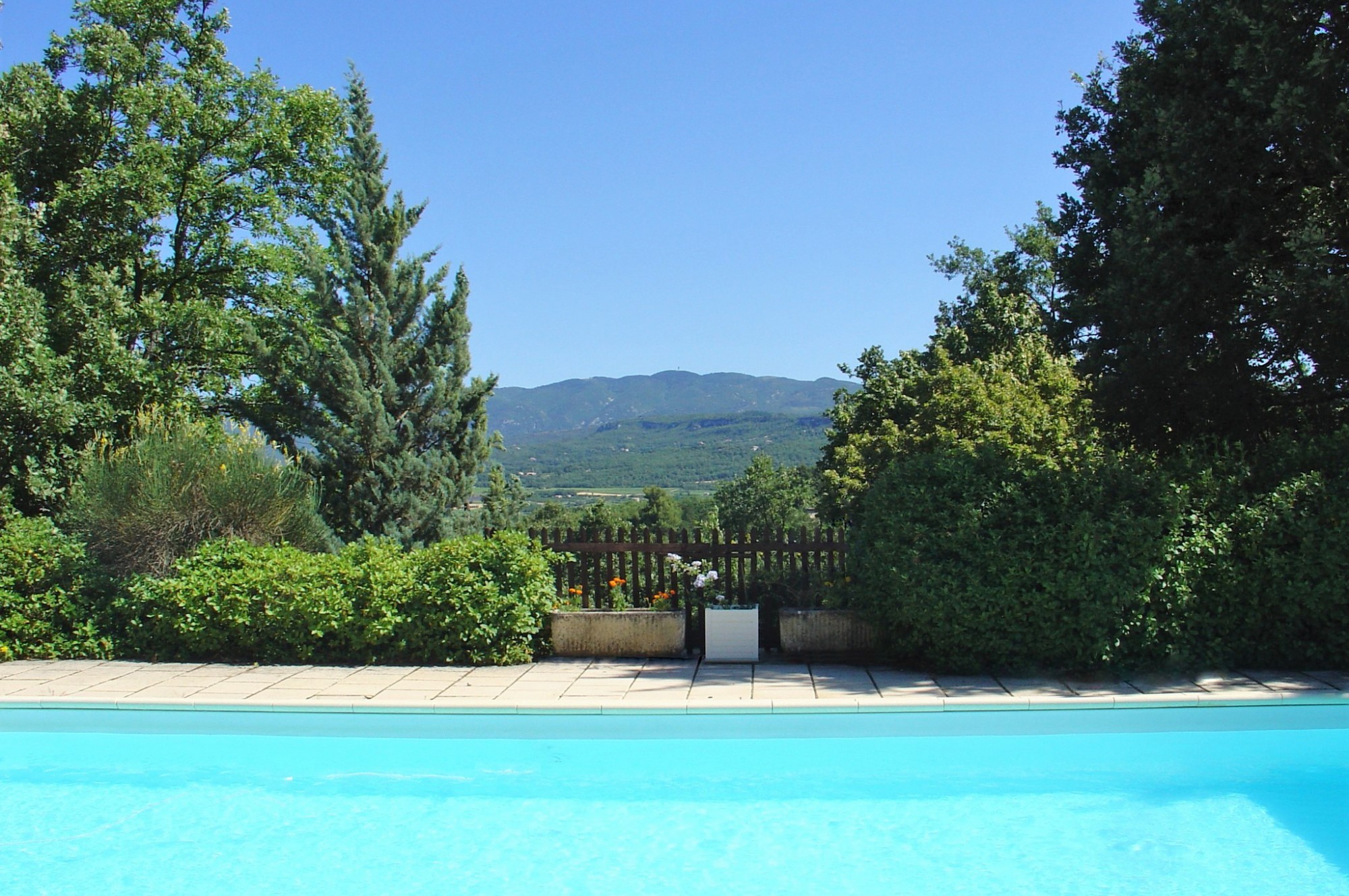 Apt, maison de campagne, vue imprenable sur le Luberon   