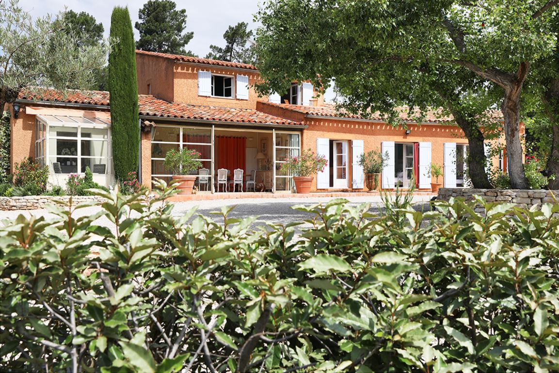 Roussillon, maison de vacances entourée des Ocres du Luberon   