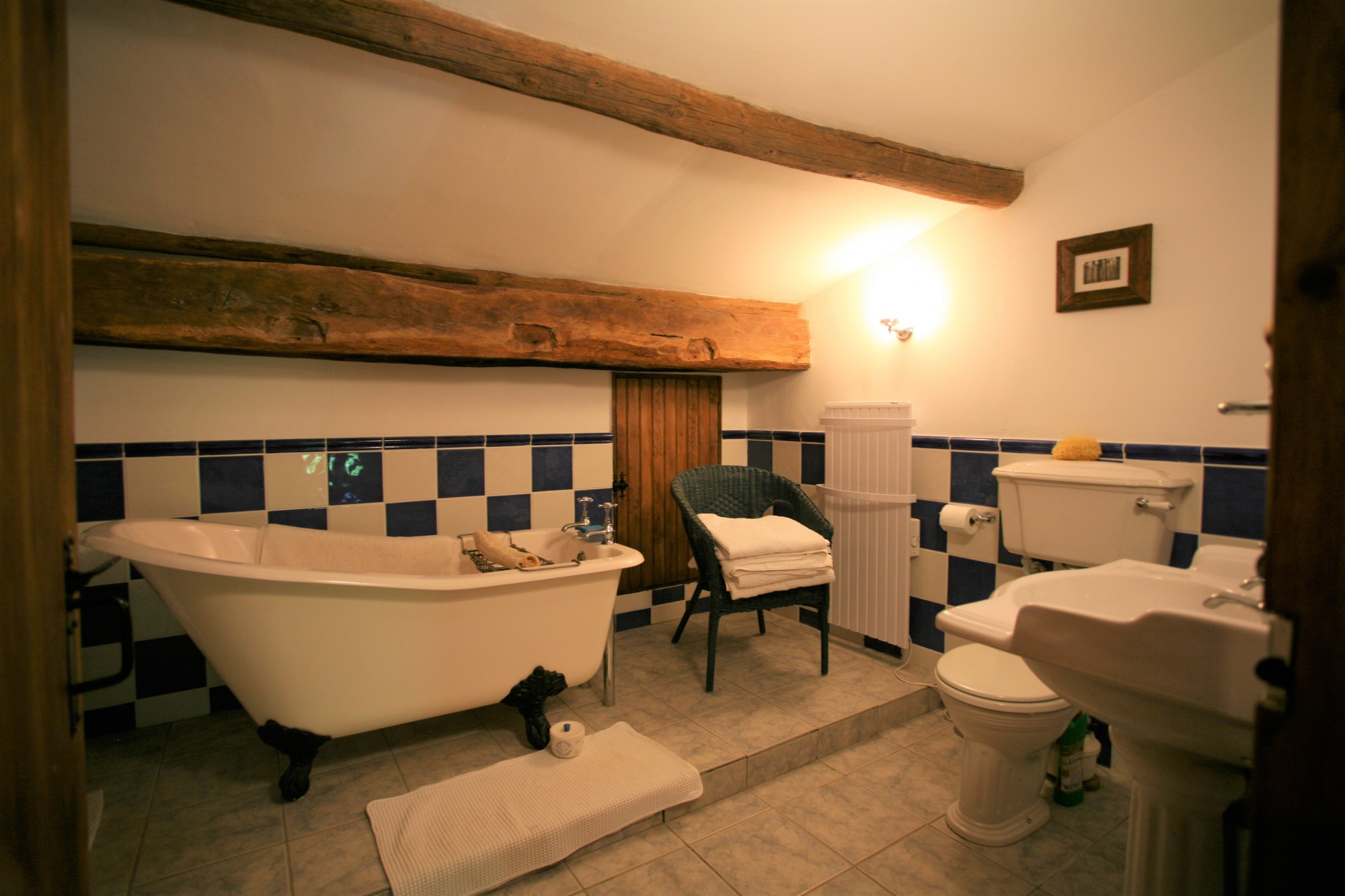 Villars en Provence, maison de hameau en location saisonnière    