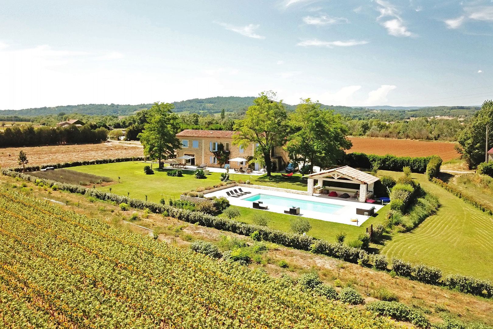 Location à Bonnieux, propriété de famille rénovée avec goût   