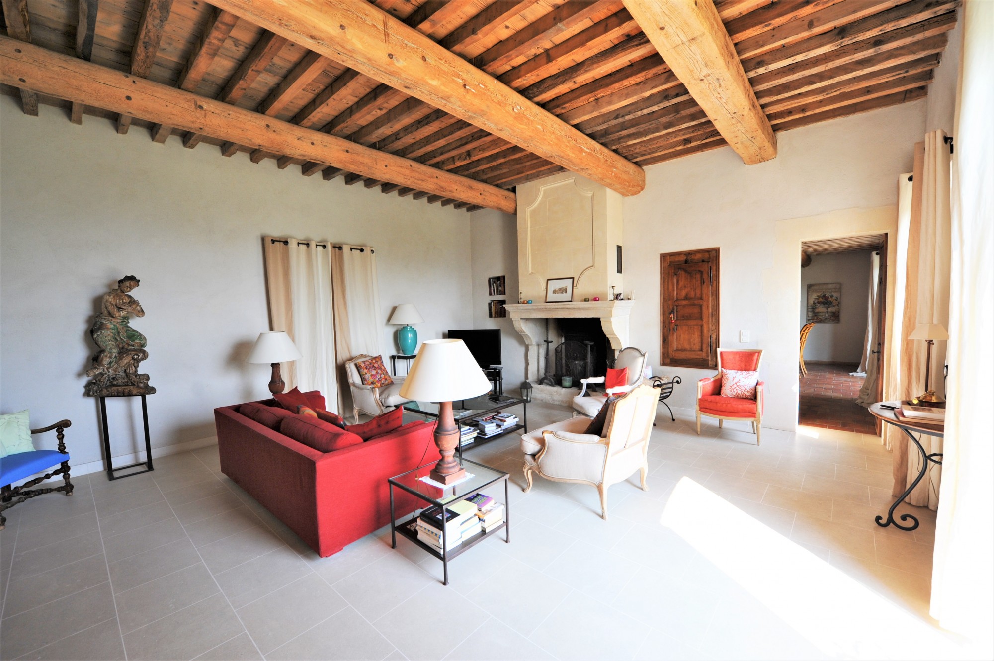 Gordes, maison de caractère en position dominante avec vue imprenable   